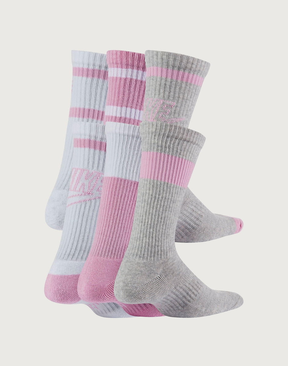 新品 NIKE ランニングソックス 23-25cm ホワイト ピンク 新品 NIKE ランニングソックス 23-25cm ホワイト ピンク