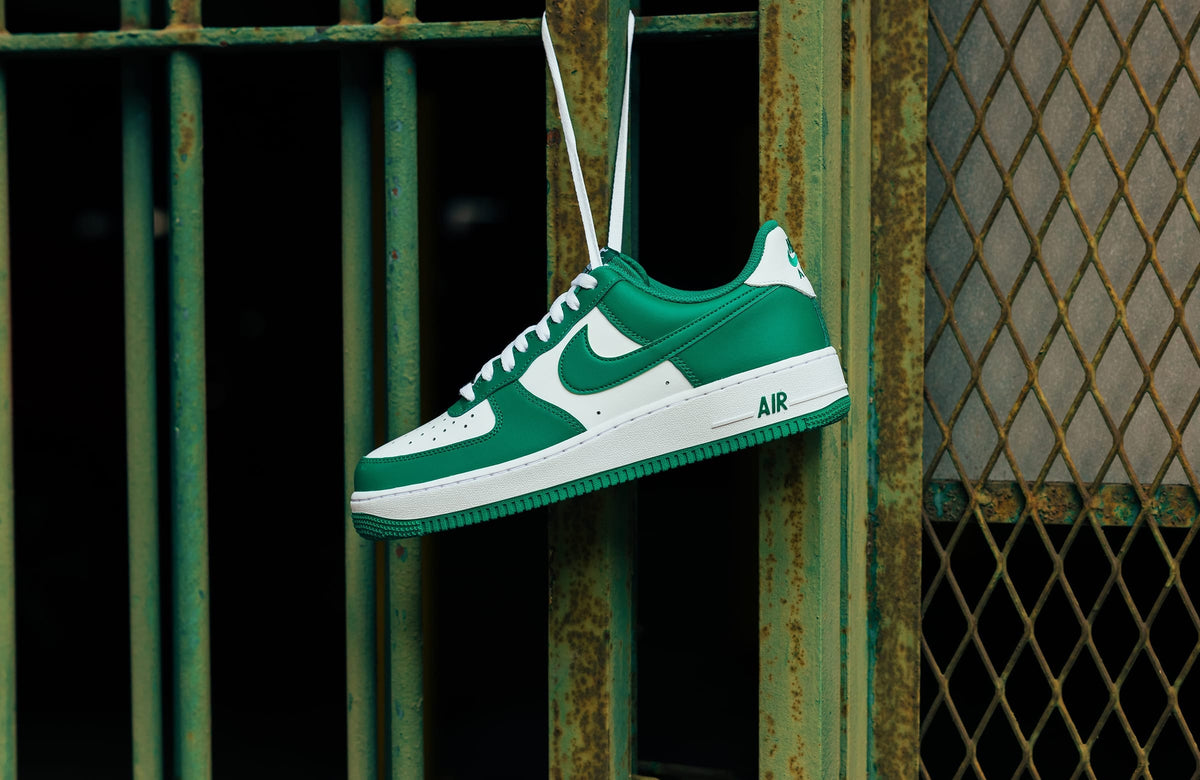 靴 NIKE AIR FORCE1 07 NIKE公式】ナイキ エア フォース 1 '07 メンズシューズ.オンライン