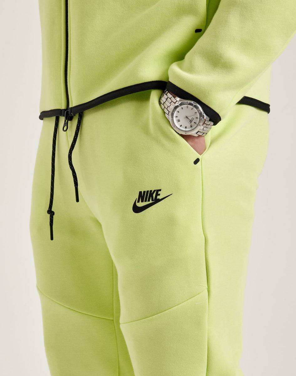 nike jogger with zipper
