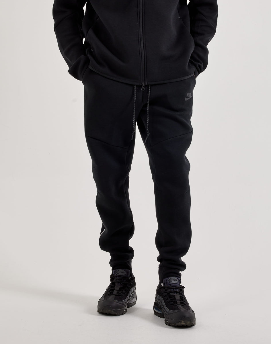 nike tech tracksuit black