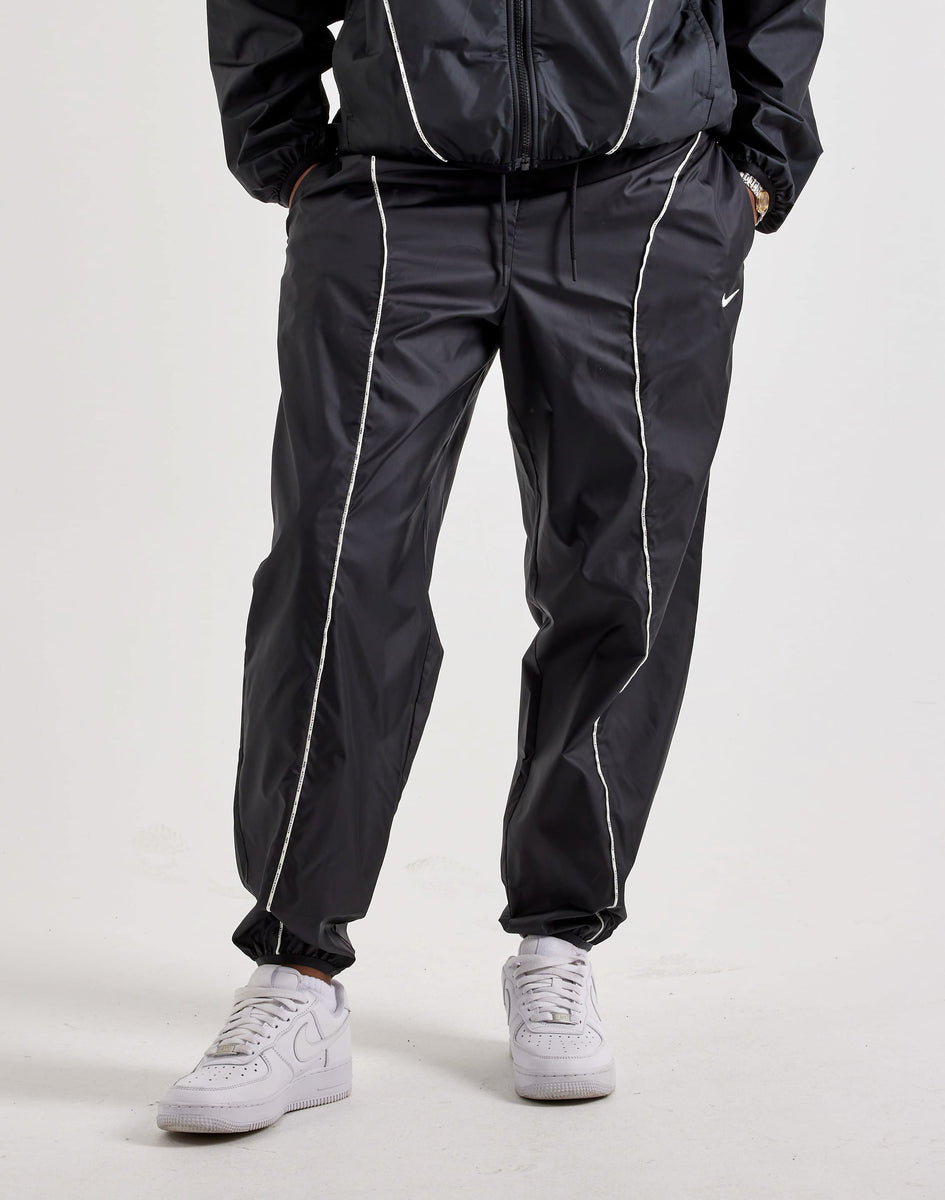 Nike Lightweight Woven Pants – DTLR
