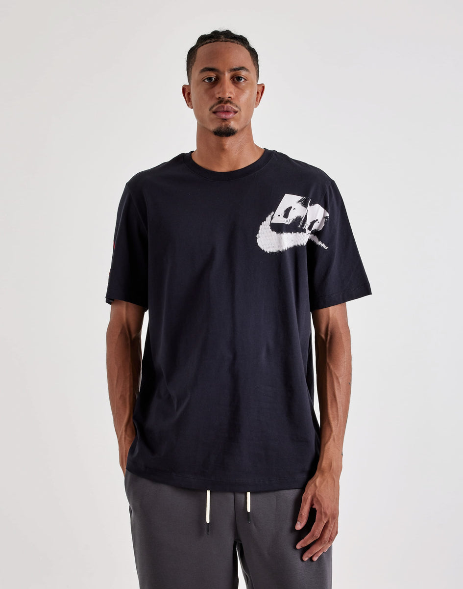 Nike Graphic Tee – DTLR
