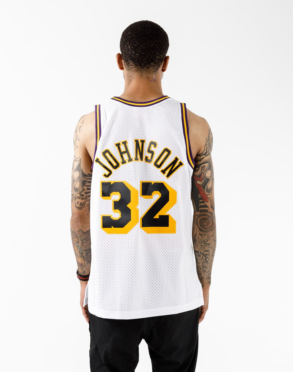 Mitchell & Ness NBA LOS ANGELES LAKERS MAGIC JOHNSON 84-85 RELOAD SWIN –  DTLR