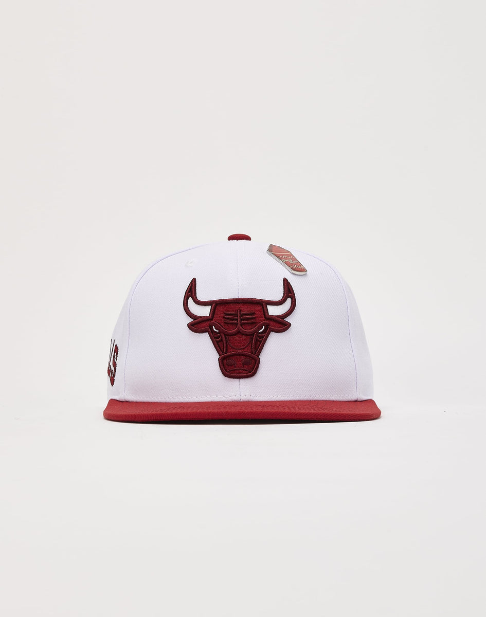 Mitchell & Ness Detroit Pistons Short Hook Snapback Hat – DTLR