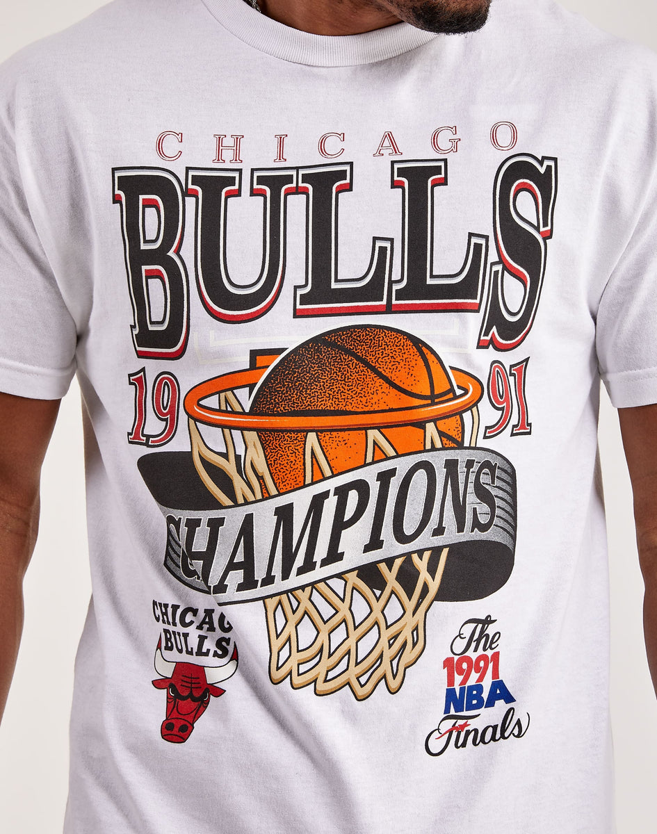 Mitchell & Ness Chicago Bulls Heritage Tee – DTLR