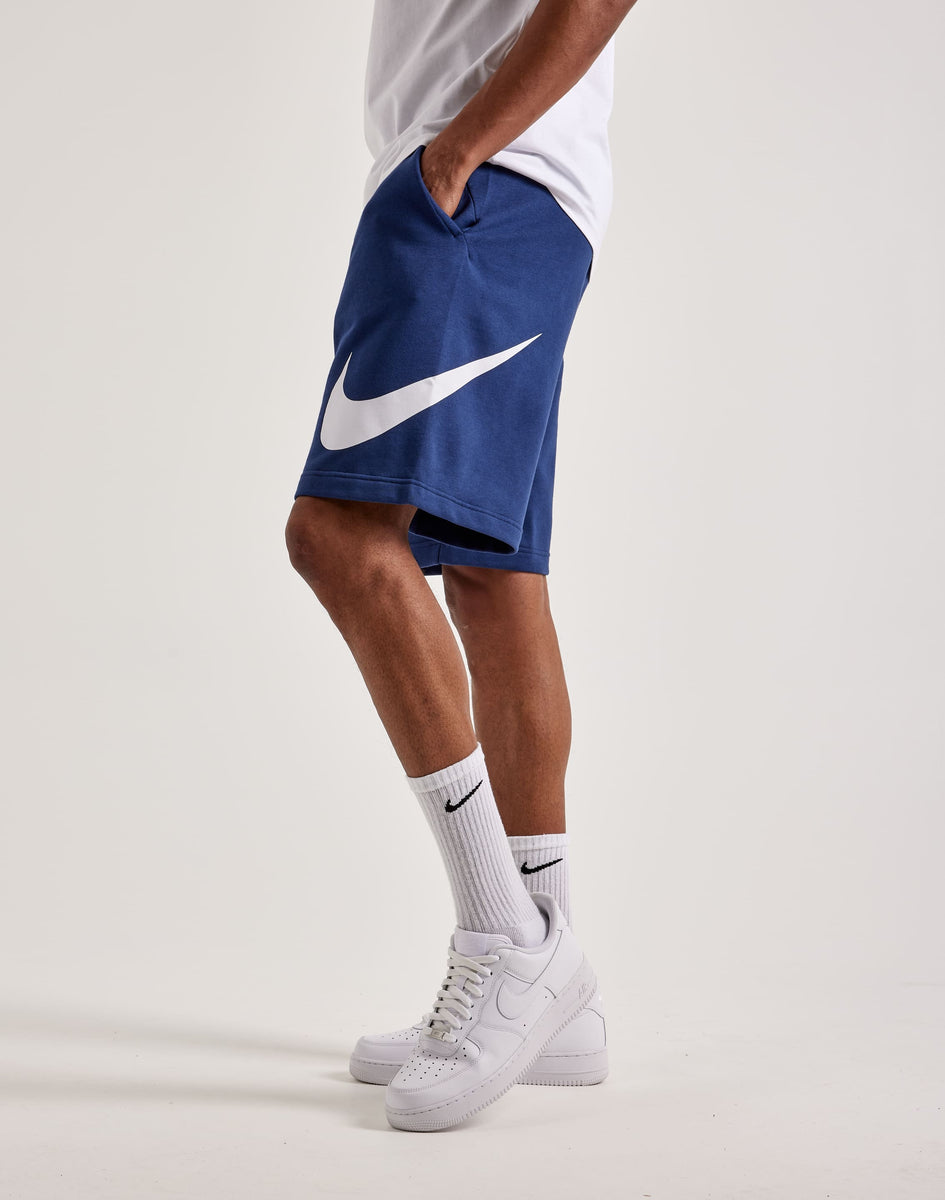 Nike Club Graphic Shorts â DTLR