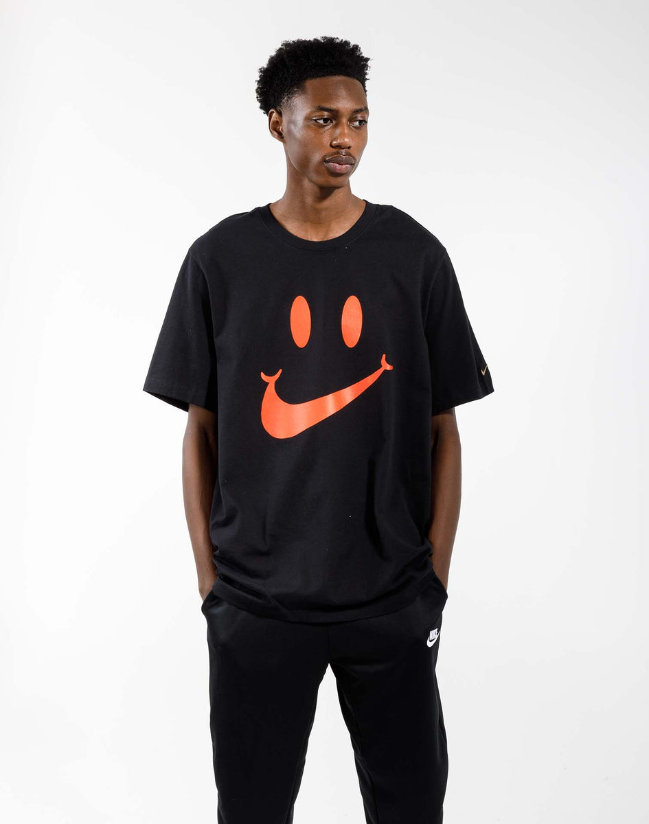 Nike_DQ3523-010_M-1_1200x1200.