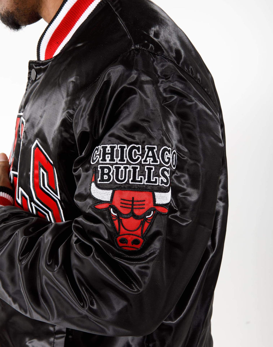 Starter Chicago Bulls Jacket  Black & Red Bulls Varsity Bomber Jacket