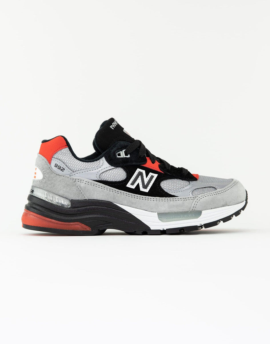 95296　DCシューズ　スノボウエア上下　赤ｘ黒ｘ白　L/XL New Balance 992 'DC' GRADE-SCHOOL – DTLR