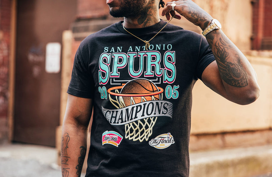 San Antonio Spurs Pride Graphic T-Shirt - Mens