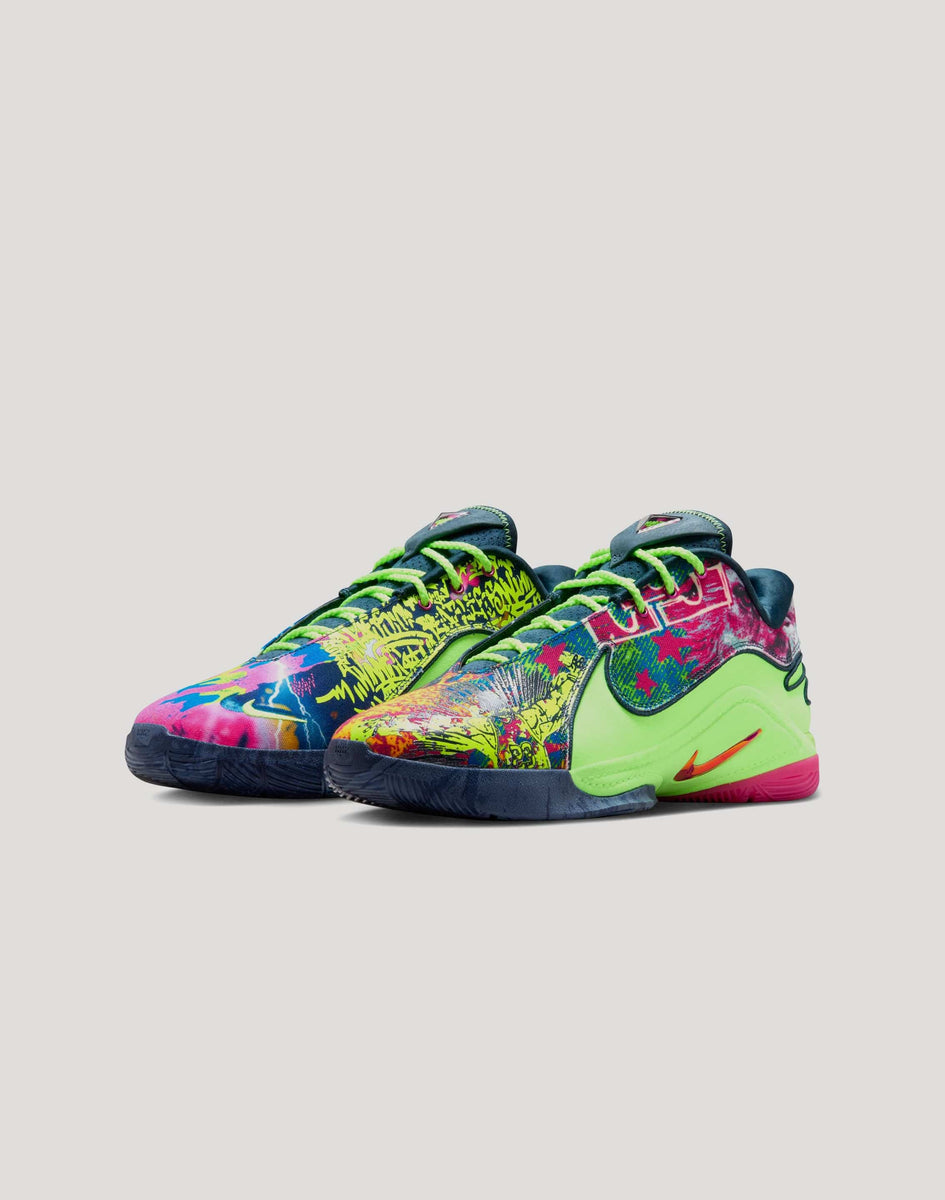 Nike LeBron XXII 