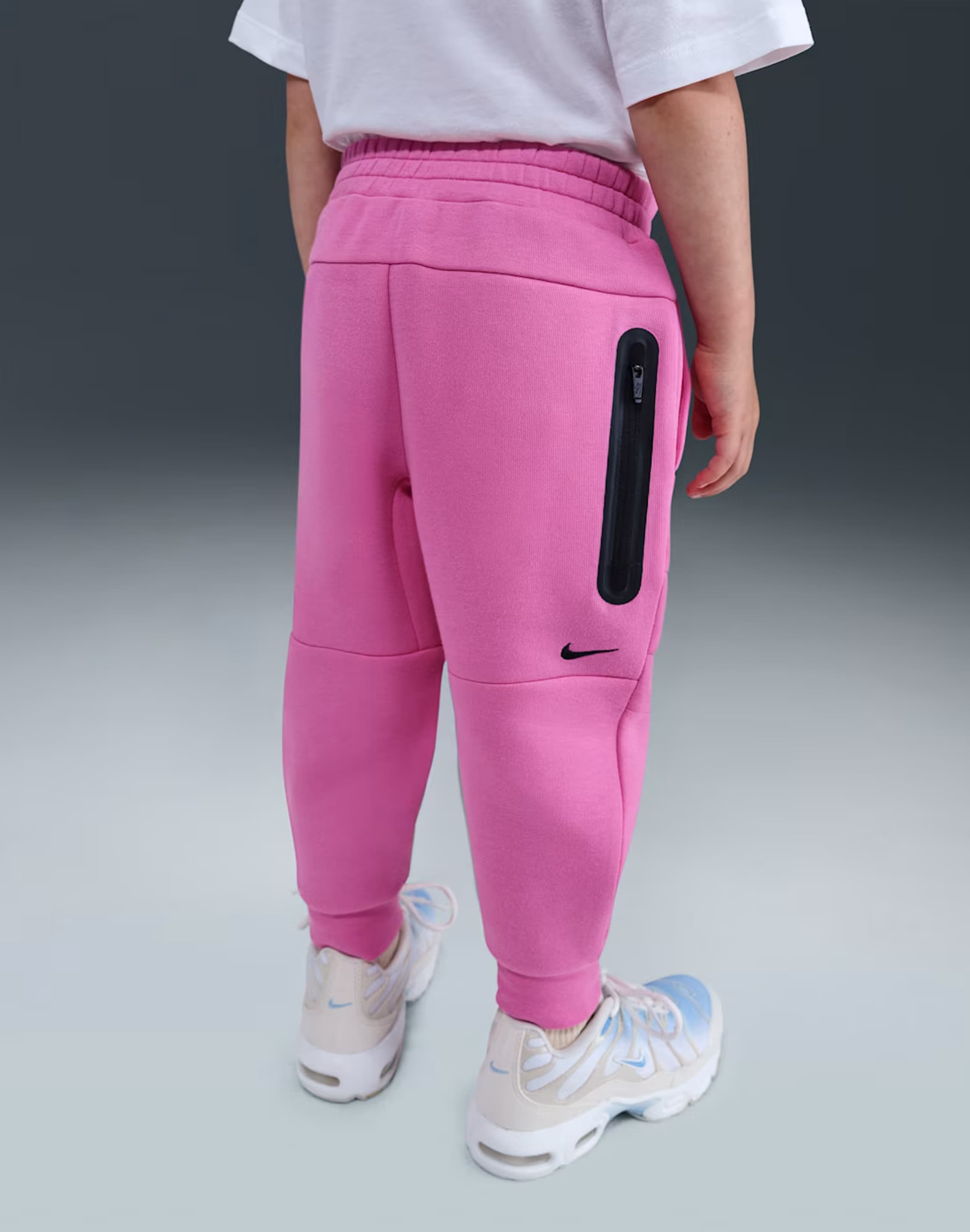 pink nike tech fleece tracksuit