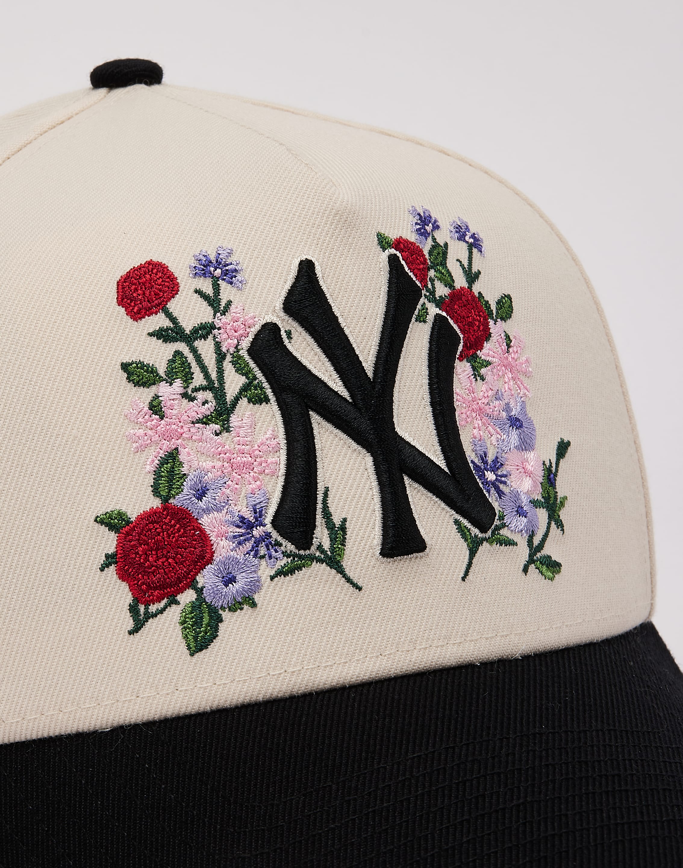 Photo of 47 Brand MLB New York Yankees Floral Offside DT Snapback Hat