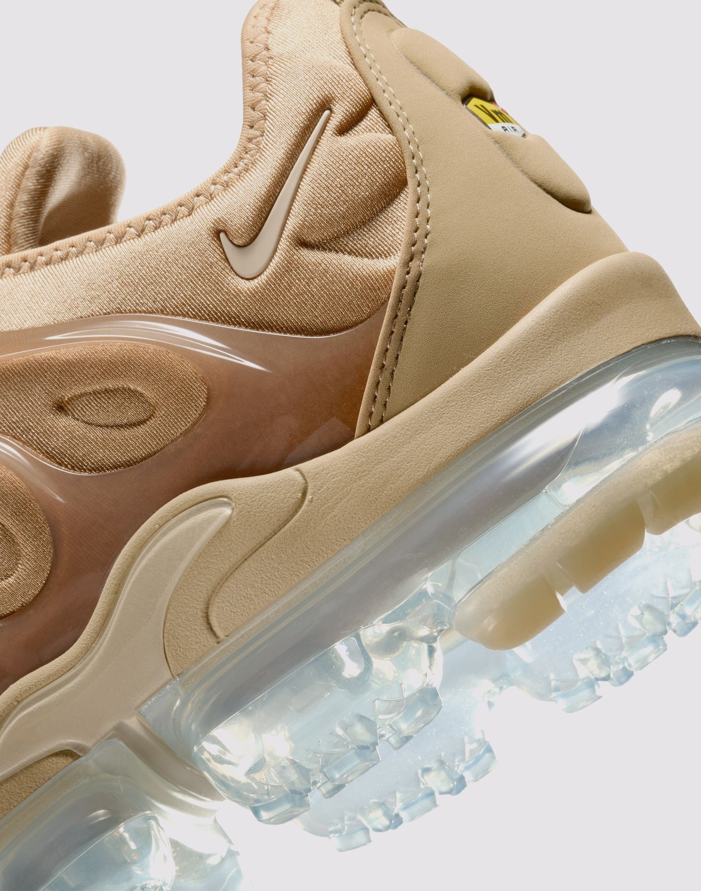 Nike Air VaporMax ベージュ Nike Air VaporMax Plus – DTLR