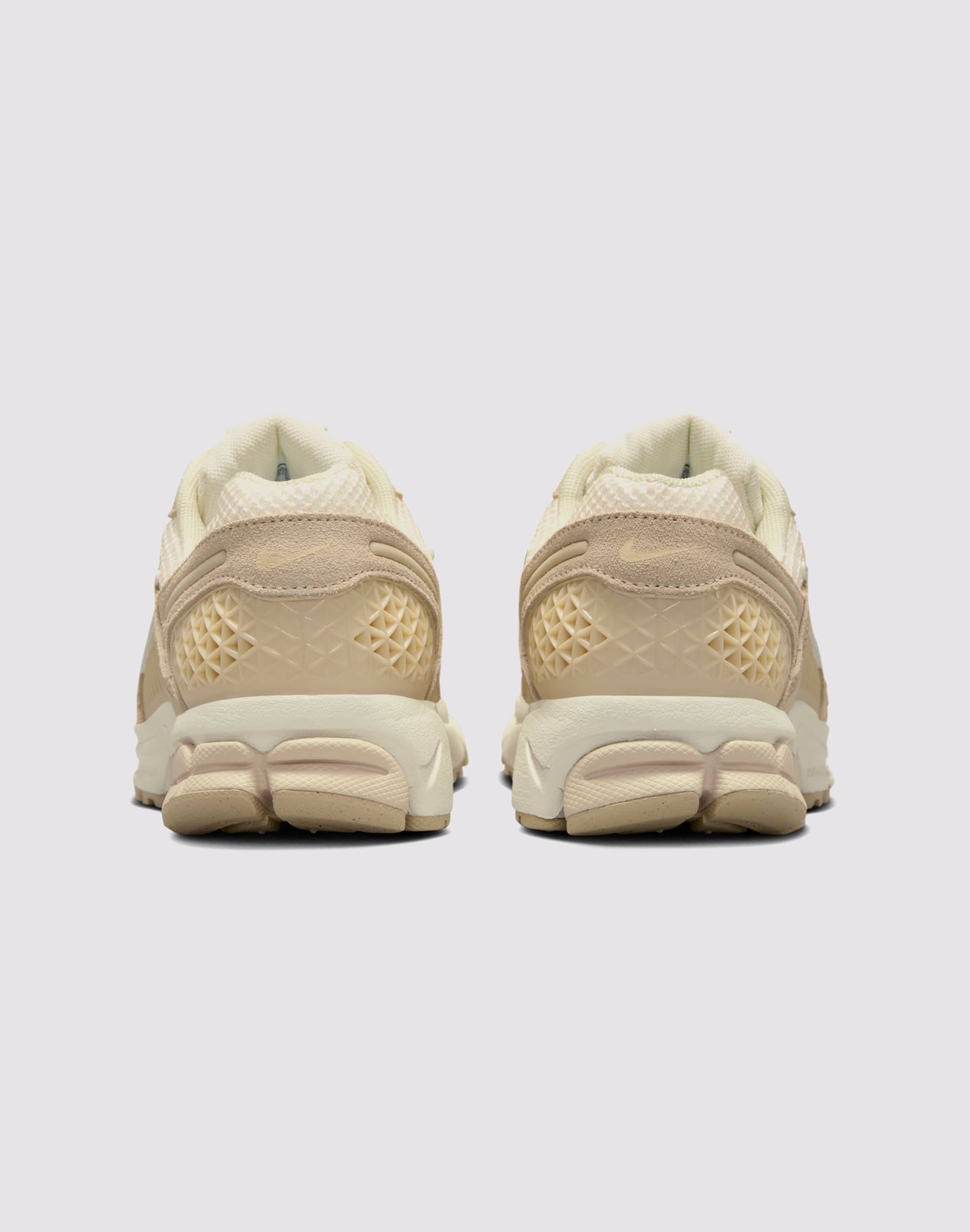Nike Zoom Vomero 5 "Beach/Sail/Lt Khaki/Pale Ivory"
