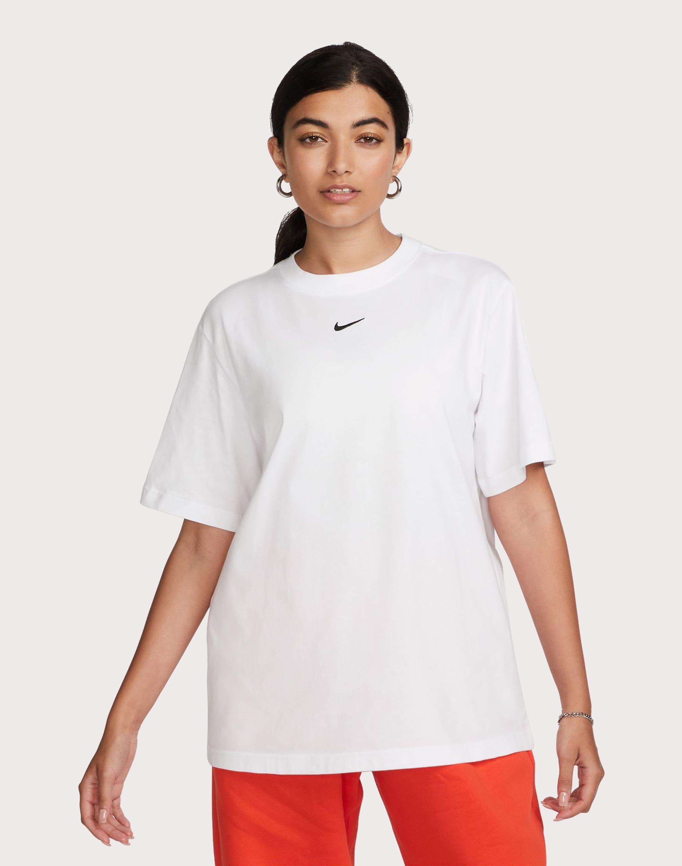 nike women's sportswear essential