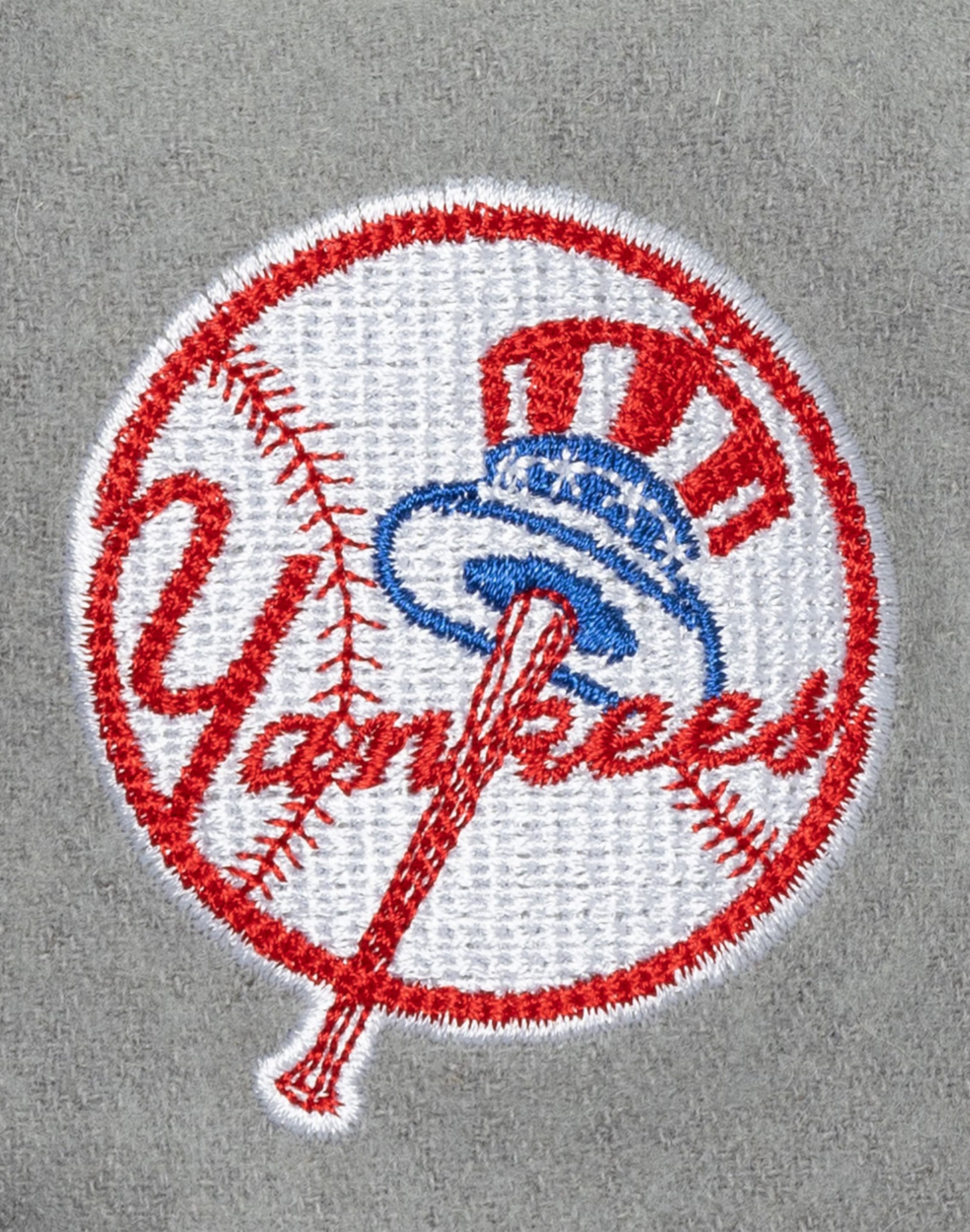 Photo of Mitchell & Ness New York Yankees MLB Melt Stitch Snapback Hat