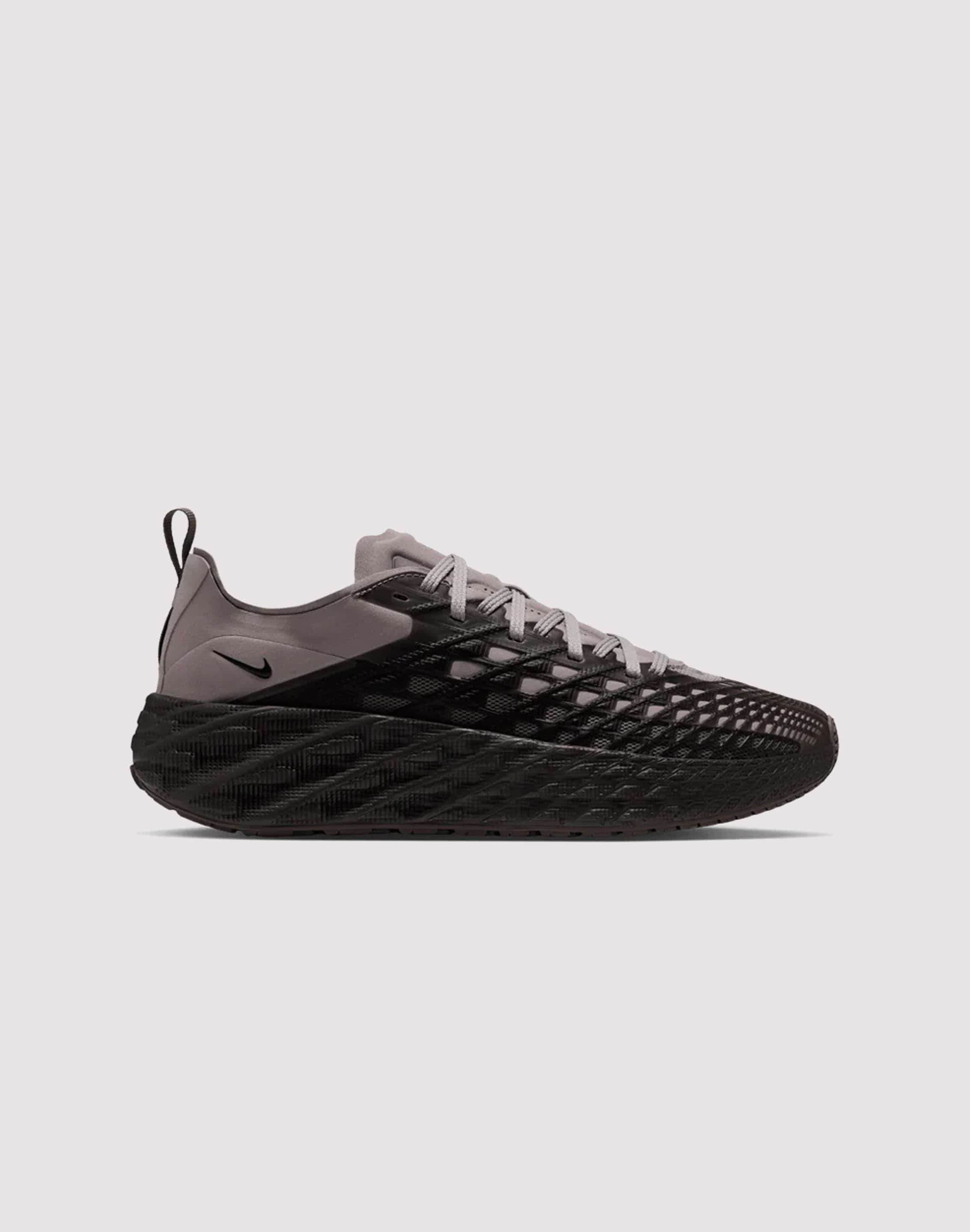 Photo of Nike Ava Edge