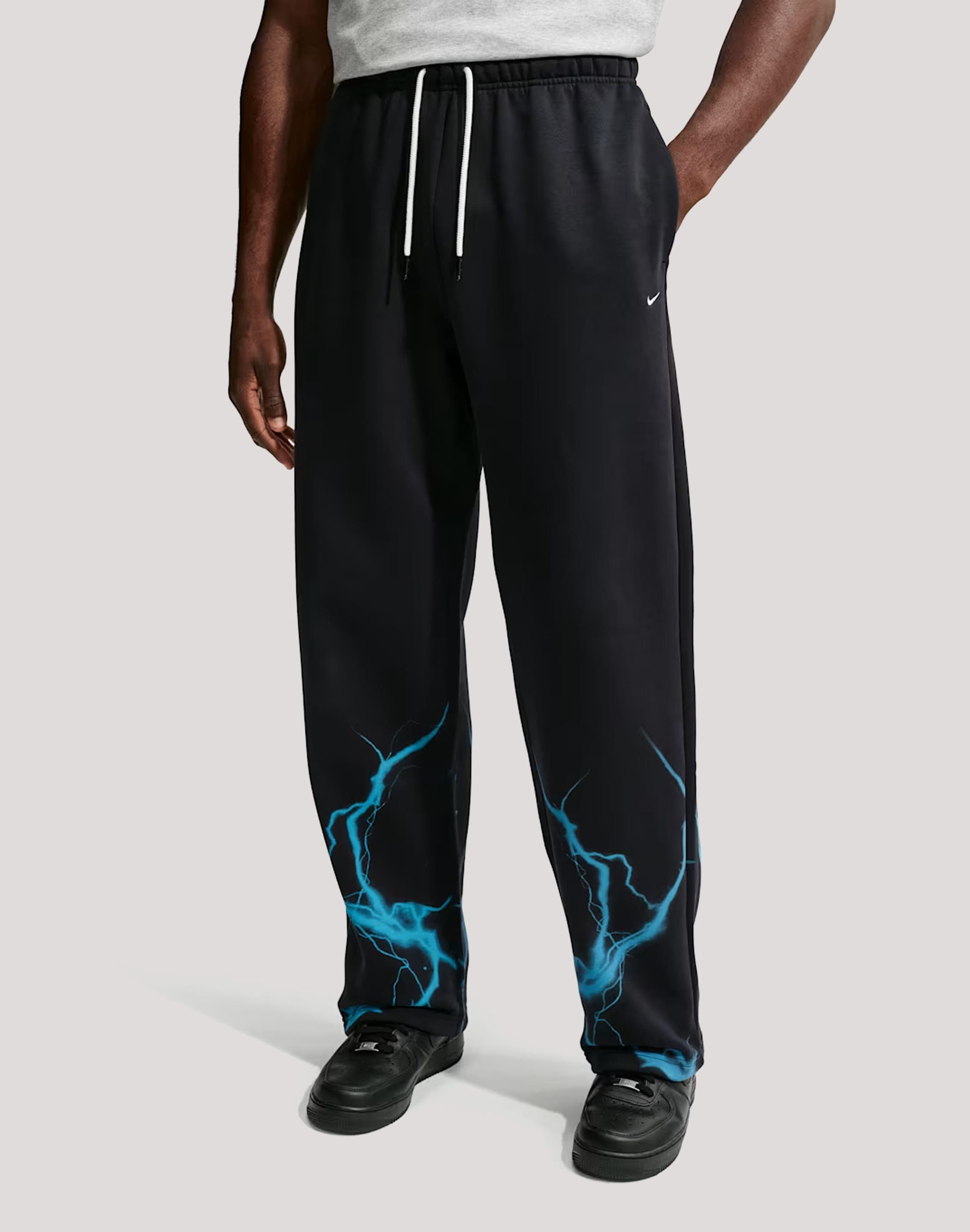 Photo of Nike Brushed Basketball Fleece Pants