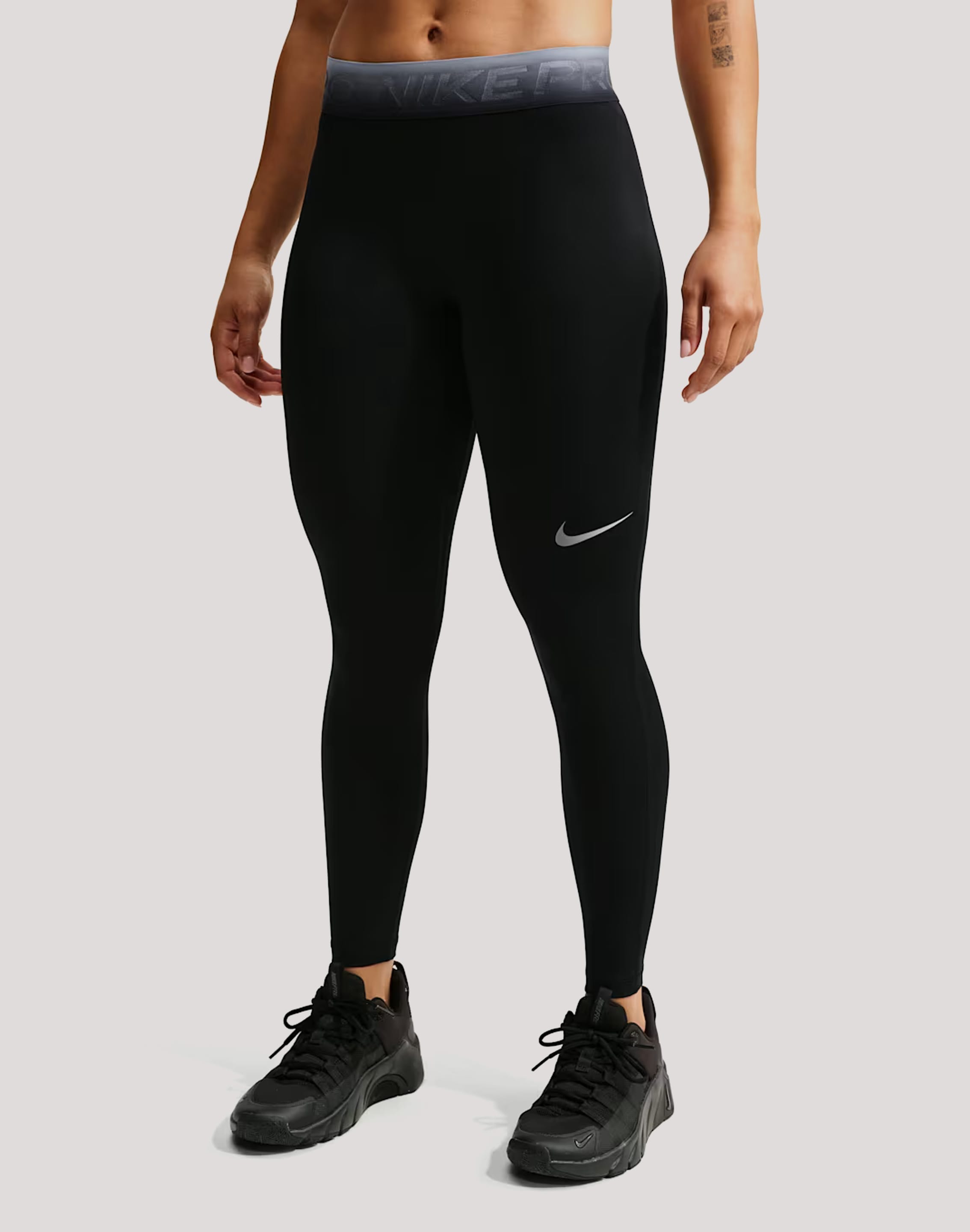 Photo of Nike Pro Mid-Rise 7/8 Leggings