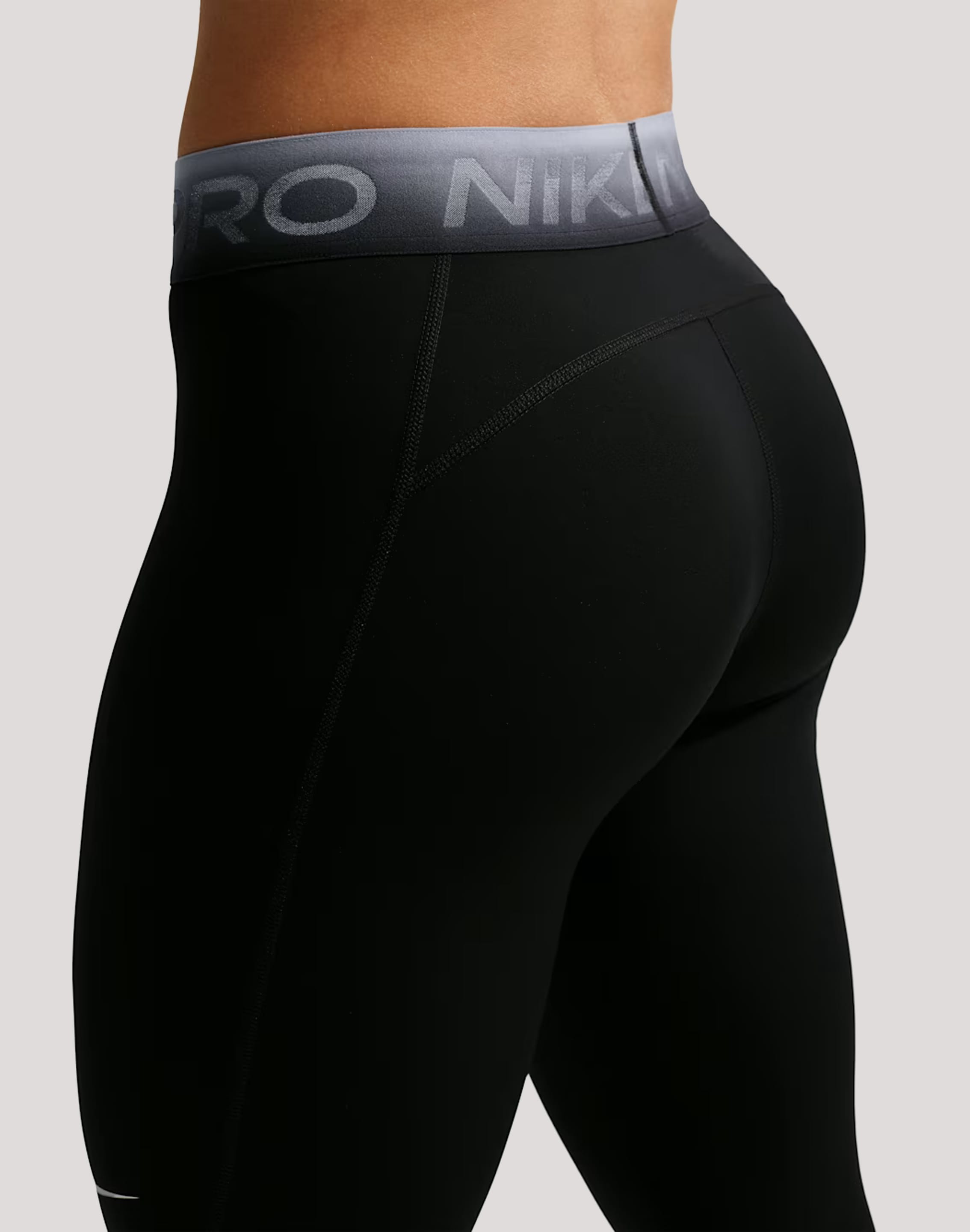 Photo of Nike Pro Mid-Rise 7/8 Leggings
