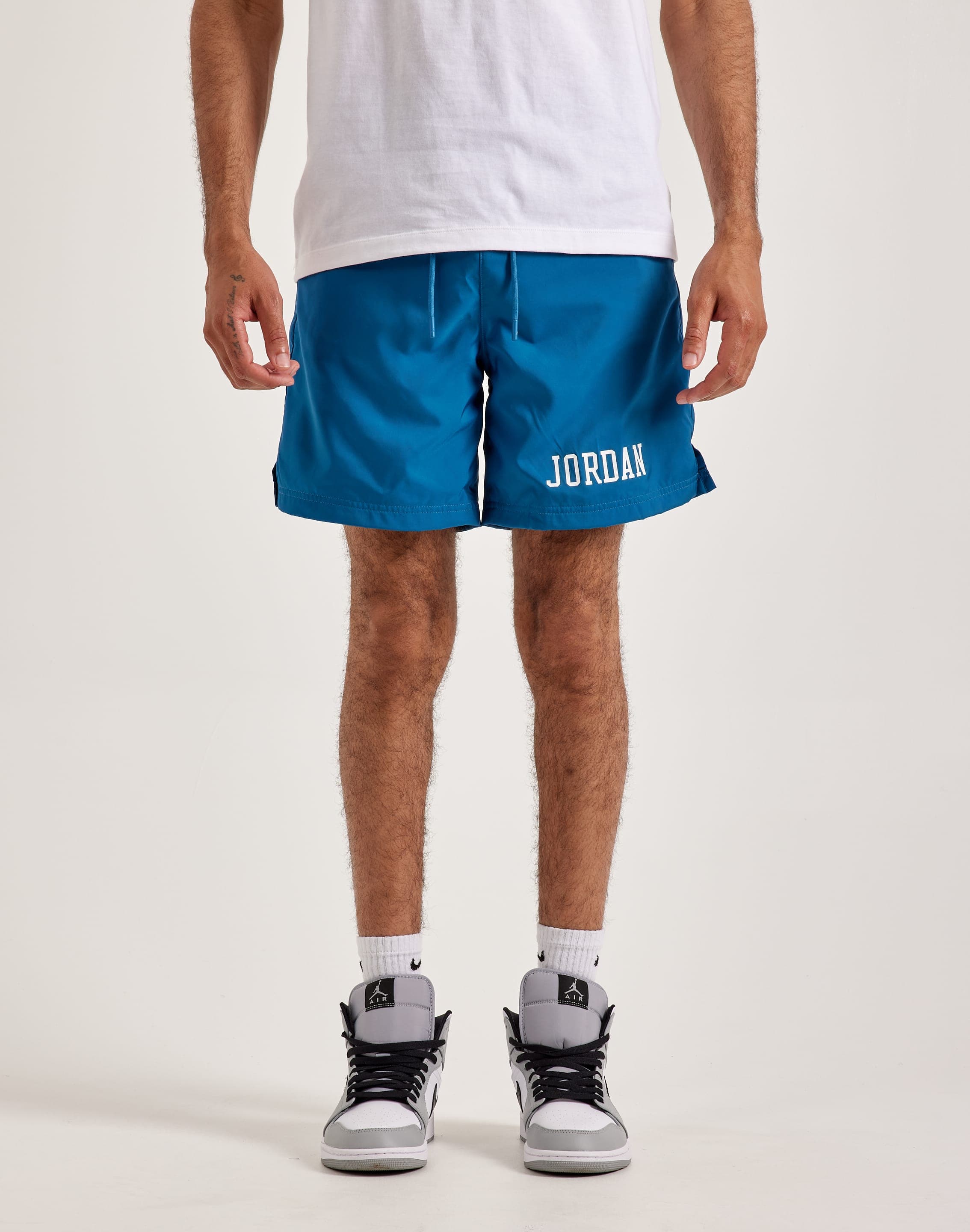 Jordan Essentials Poolside Shorts â DTLR