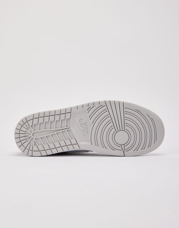 metallic jordan 1 low