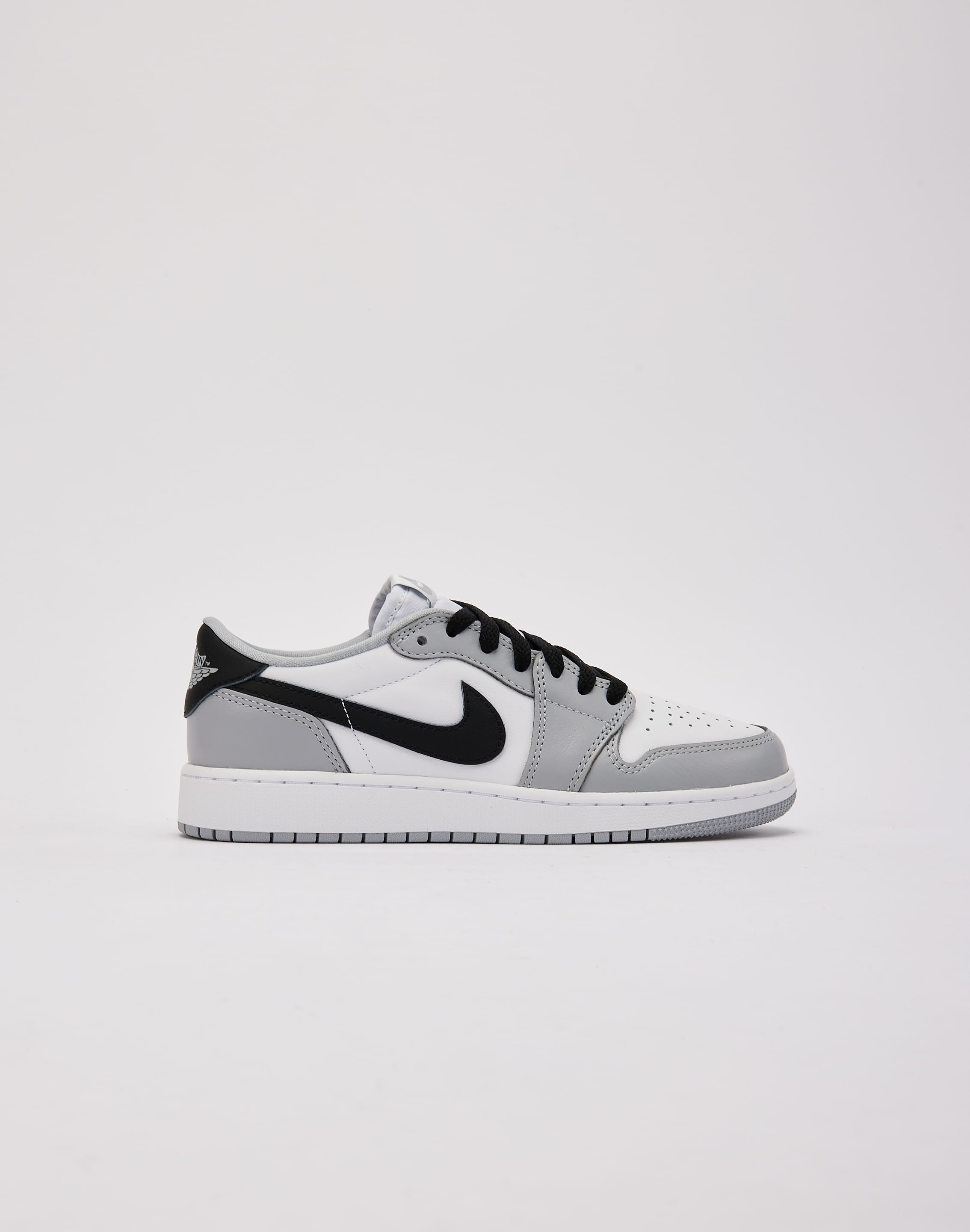 Photo of Jordan Air Jordan 1 Retro Low OG 'Wolf Grey’ Grade-School