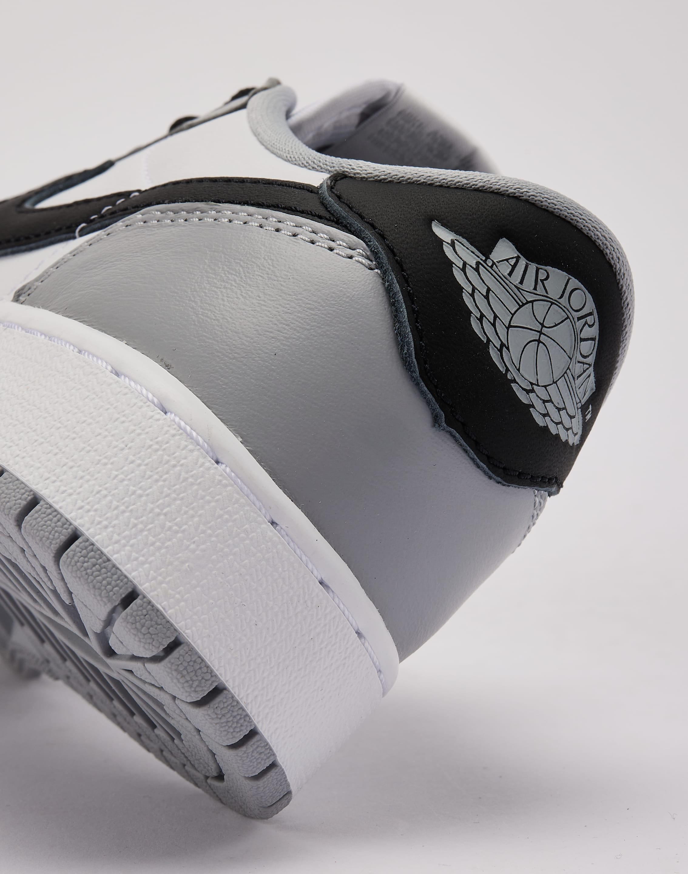 Photo of Jordan Air Jordan 1 Retro Low OG 'Wolf Grey’ Grade-School