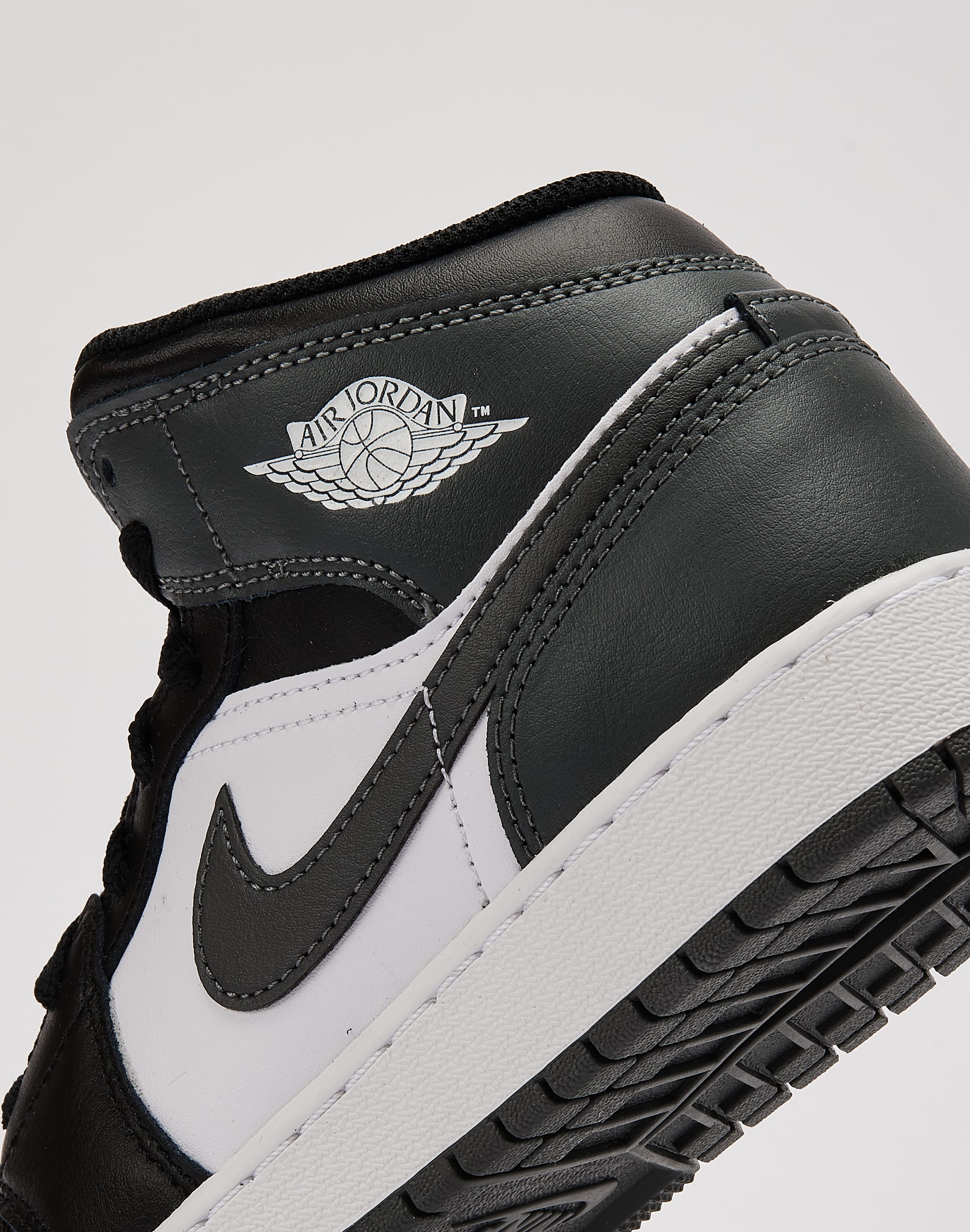 Jordan Air Jordan 1 Mid Grade-School