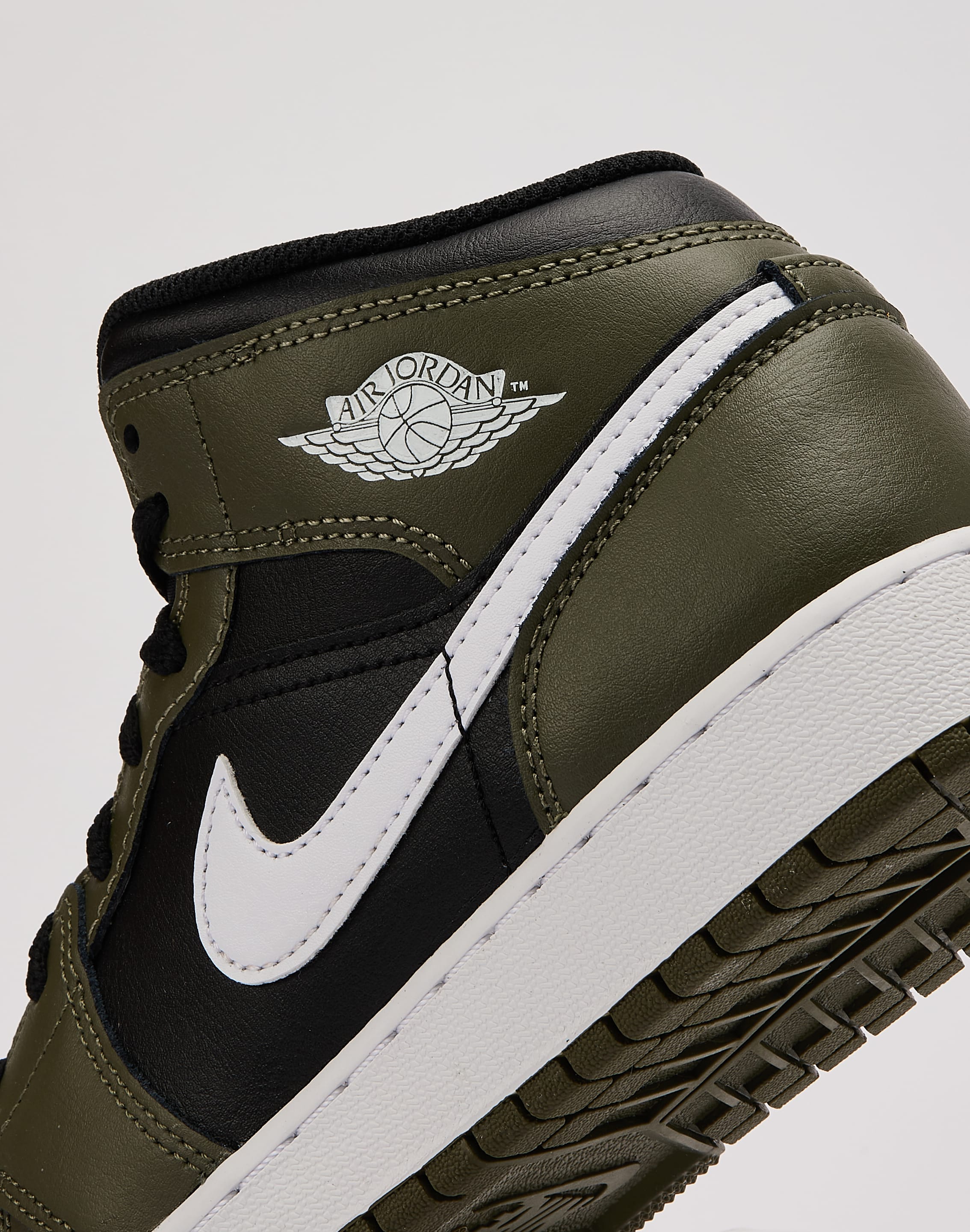 Jordan Air Jordan 1 Mid Grade-School