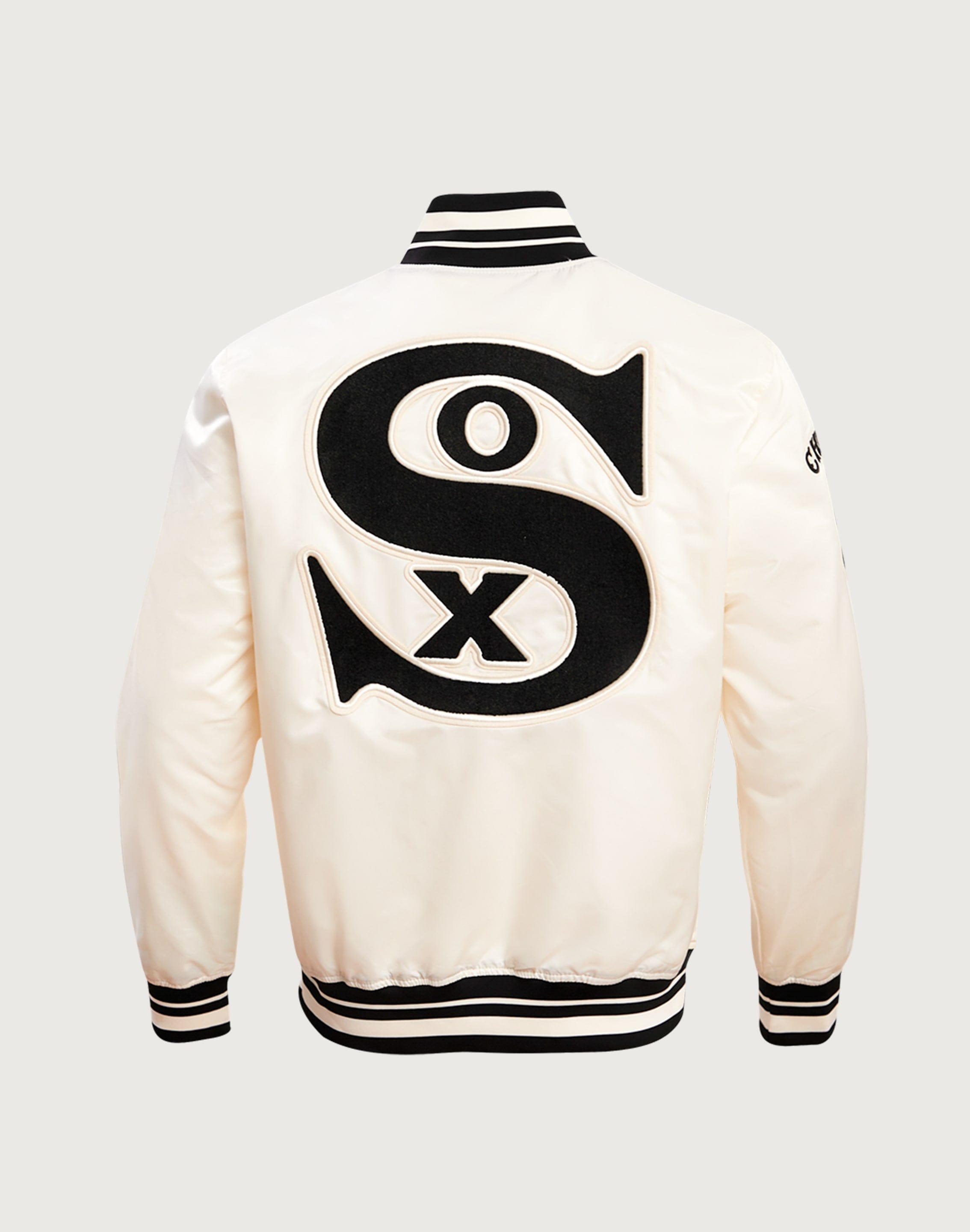 Photo of Pro Standard MLB Chicago White Sox Retro Classic Rib Satin Jacket