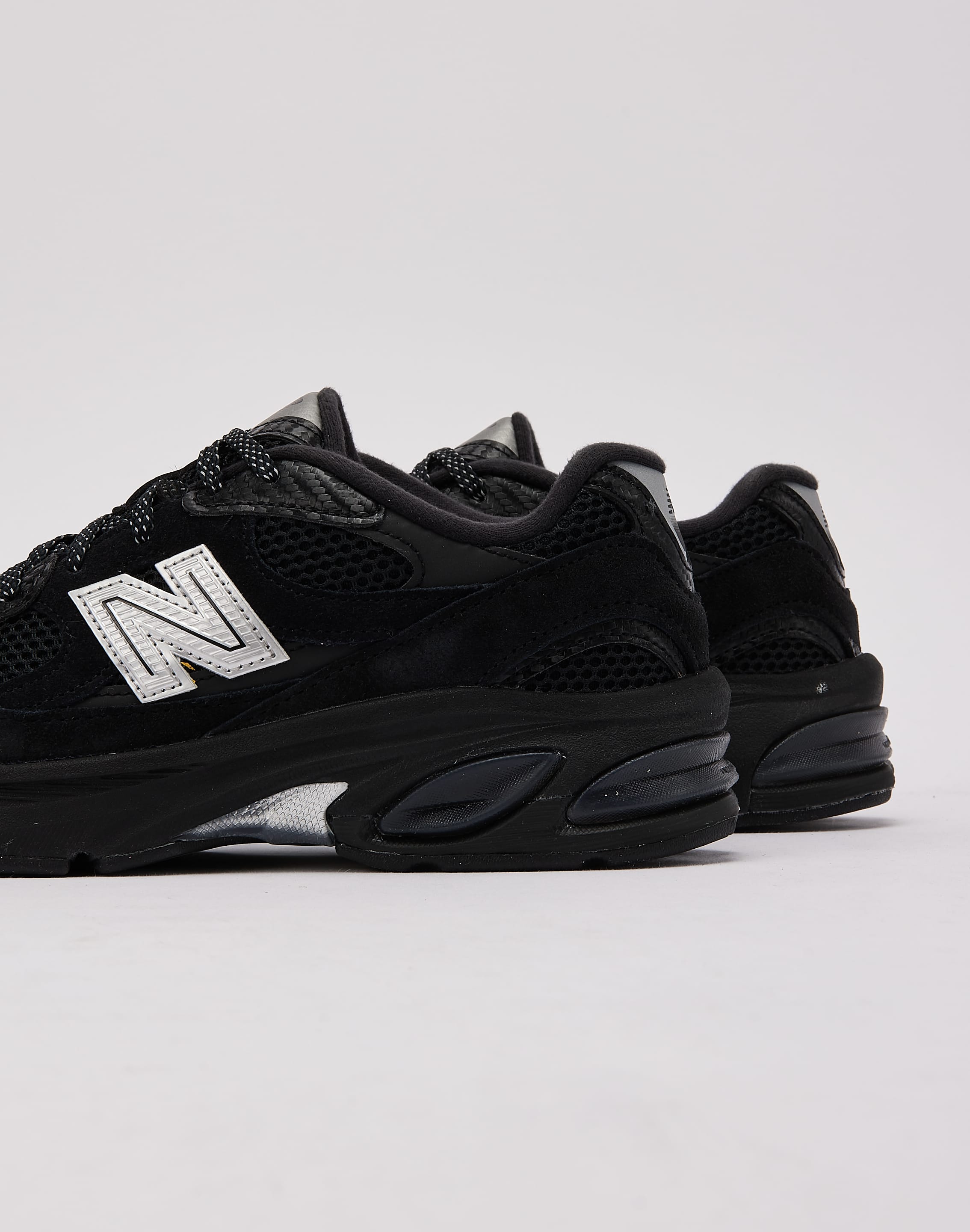 Photo of New Balance 2010 'Carbon' Grade-School