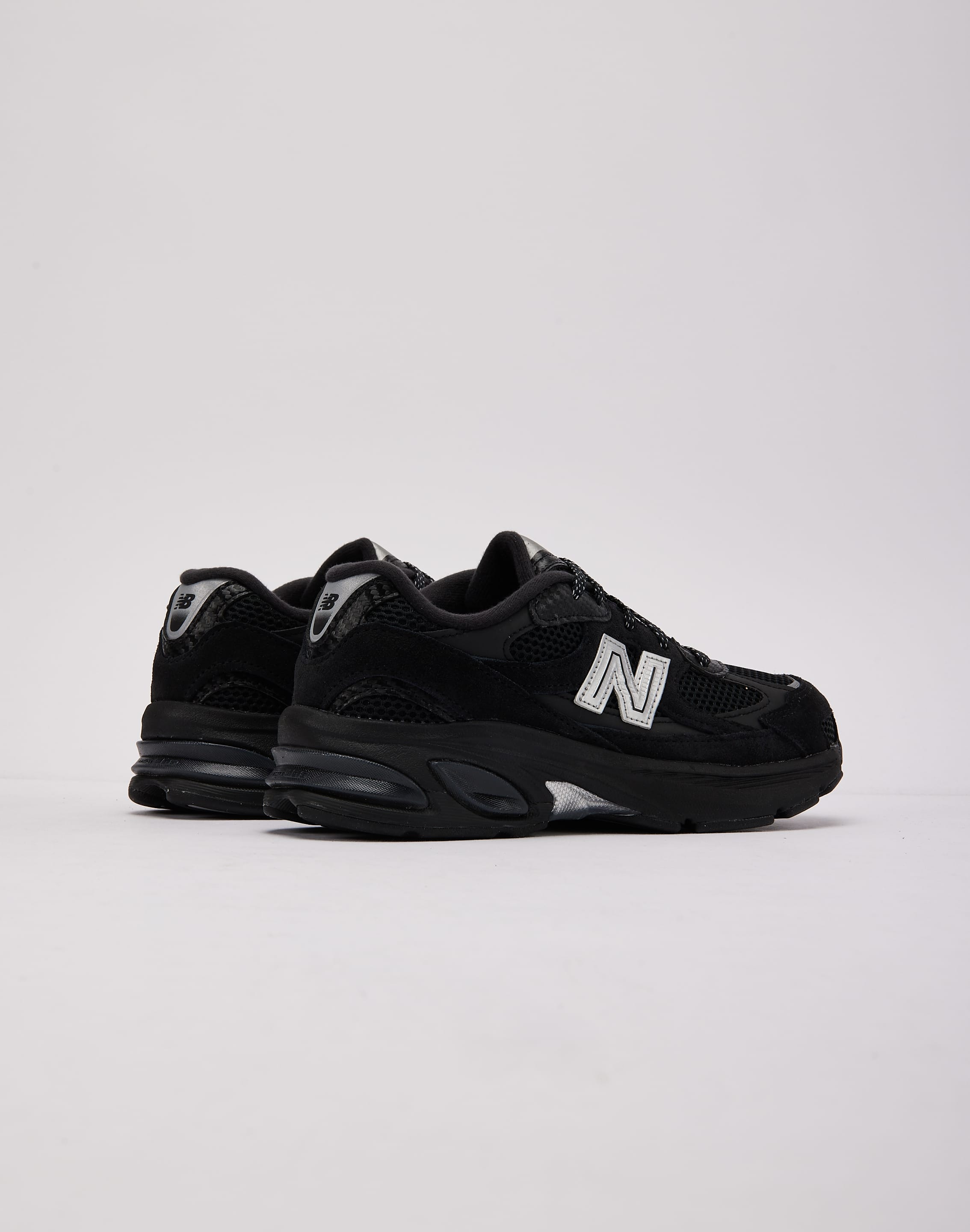 Photo of New Balance 2010 'Carbon' Grade-School