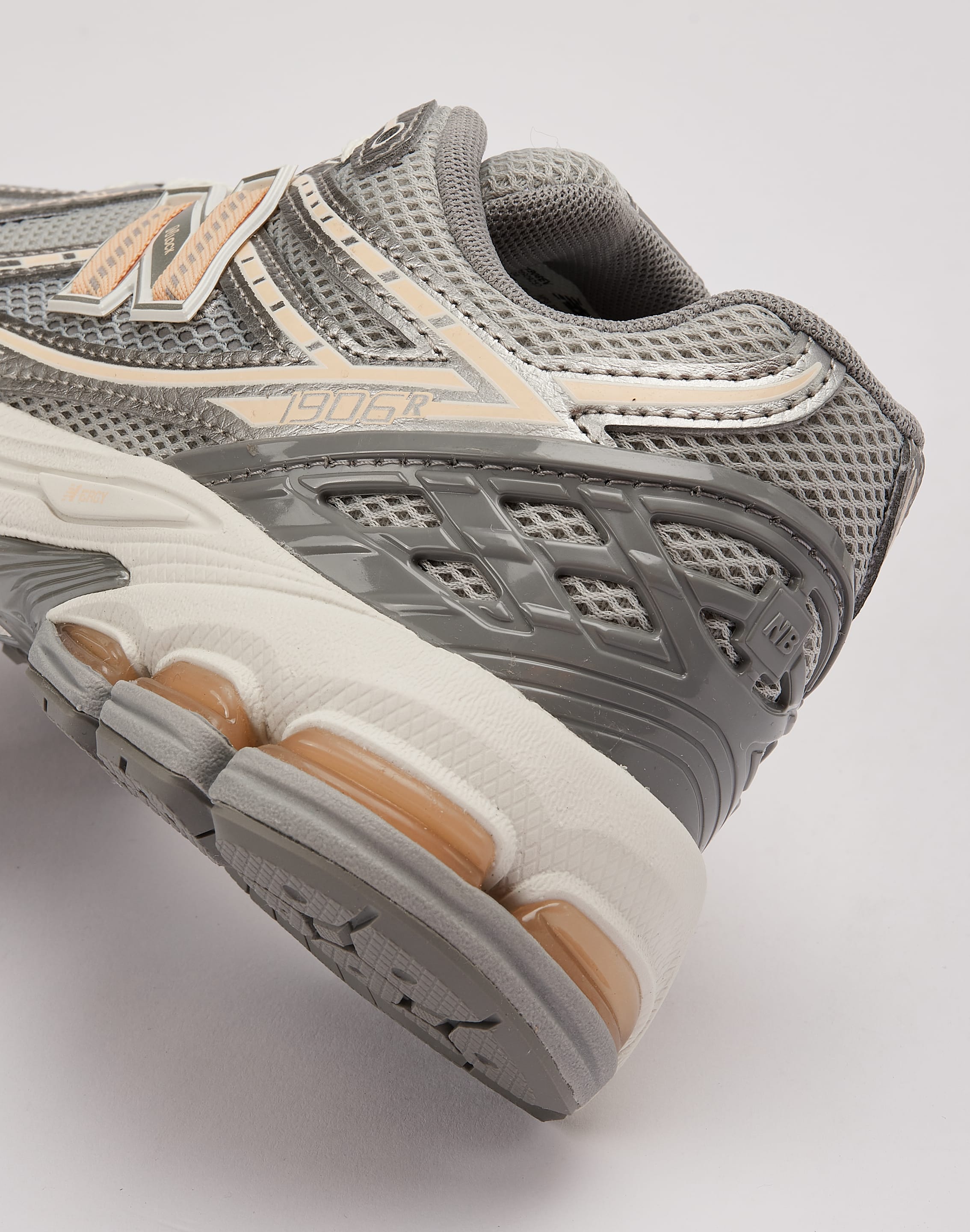 New Balance 1906R Grade-School