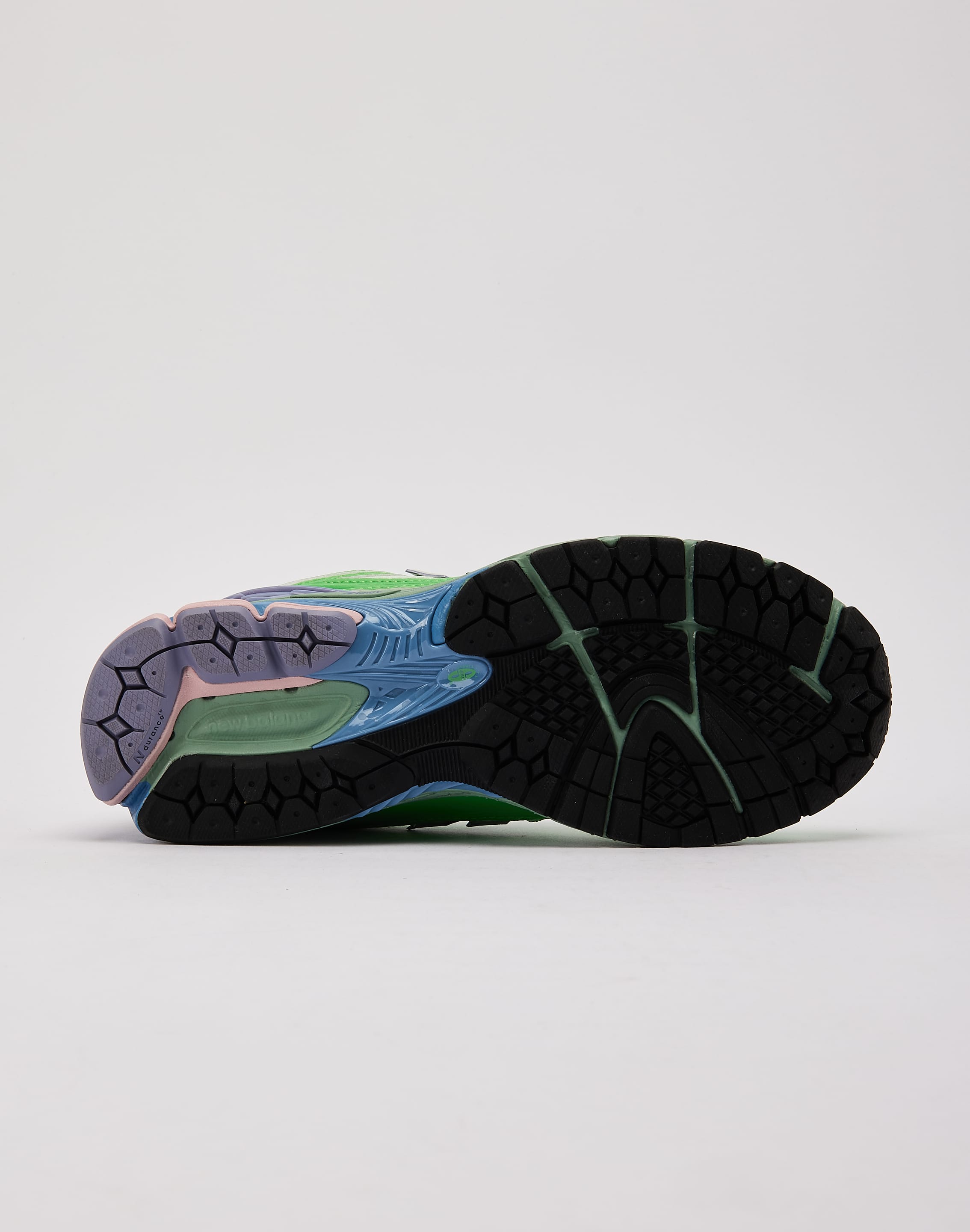 Photo of New Balance 1906R