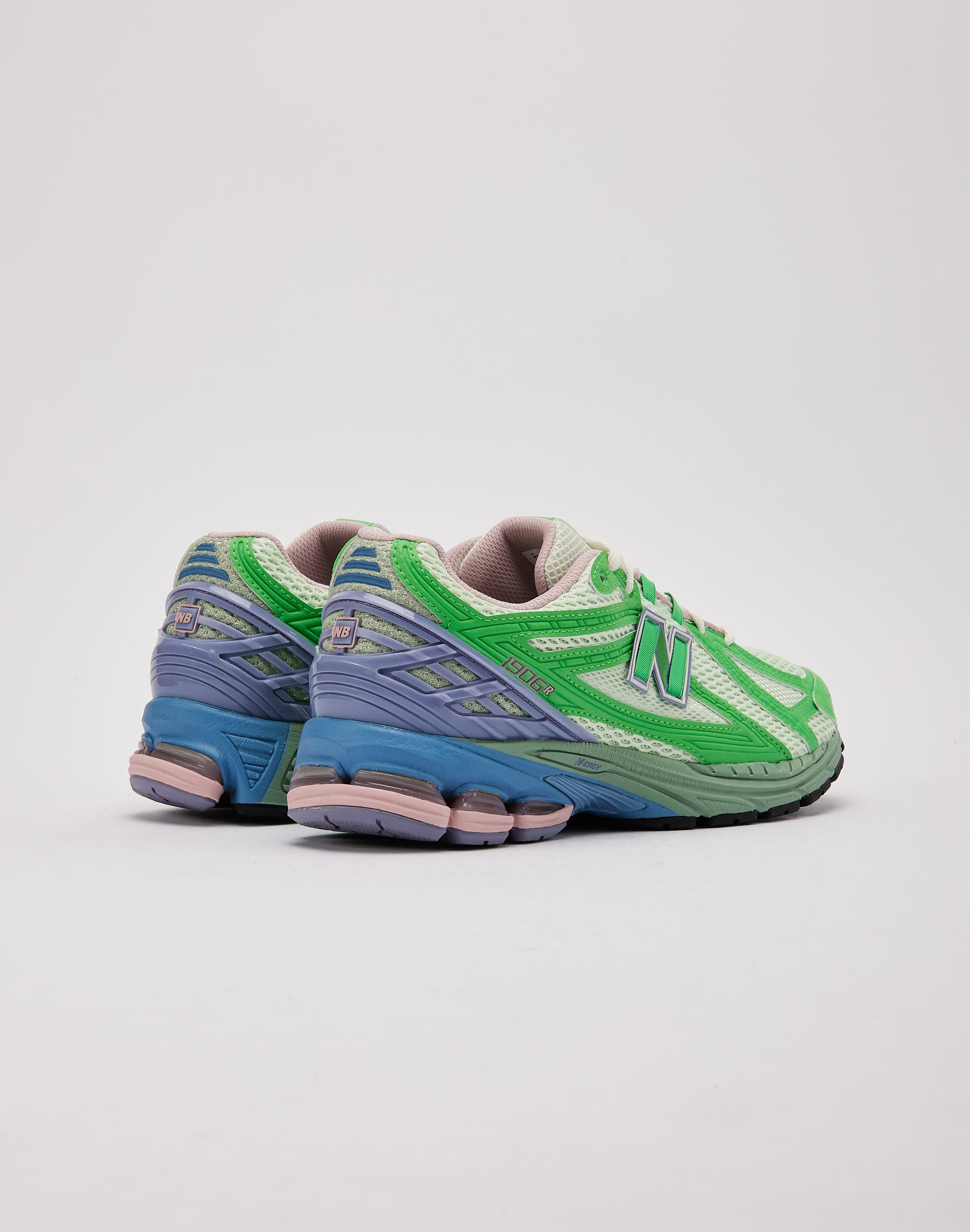 Photo of New Balance 1906R