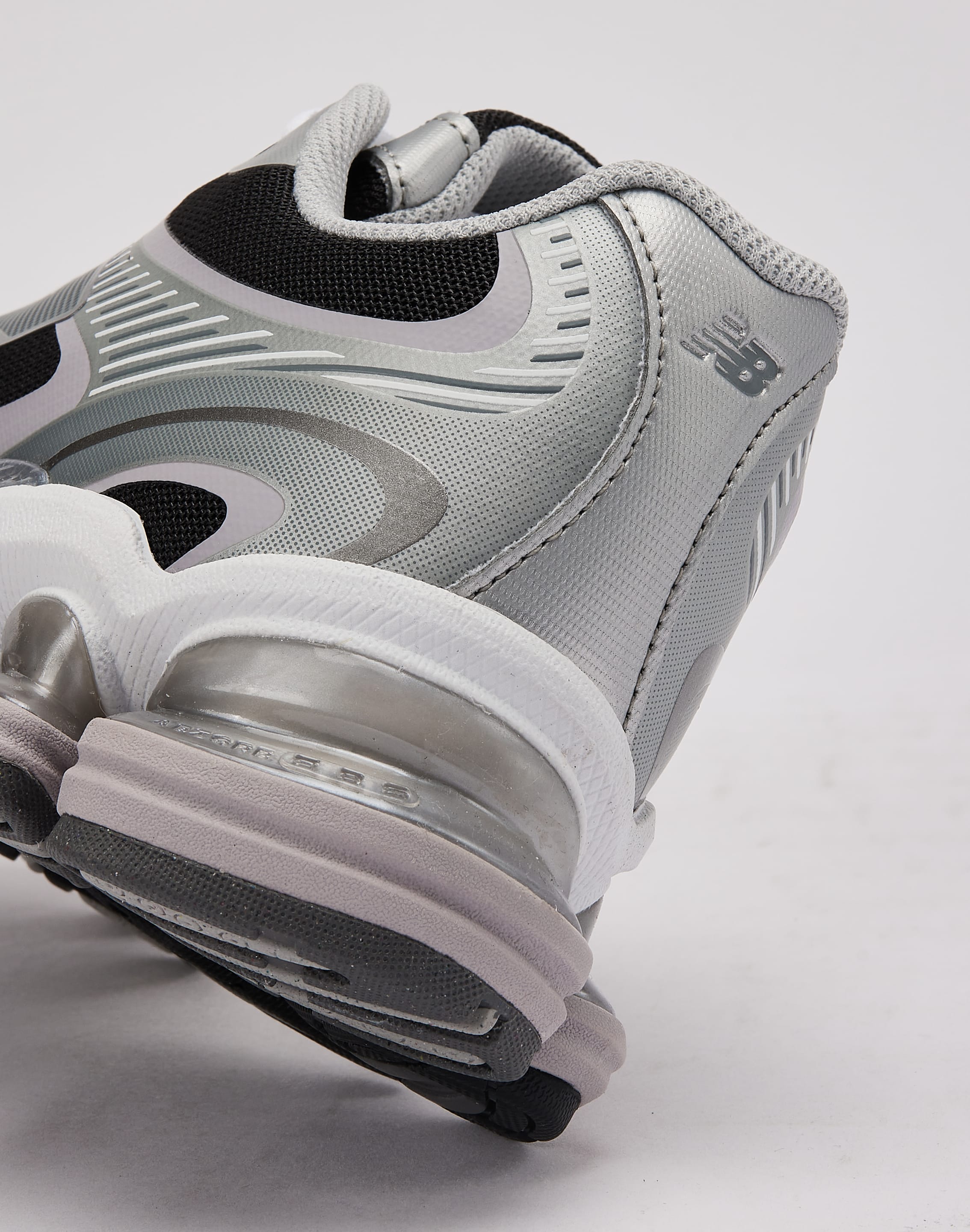 Photo of New Balance ABZORB 2000