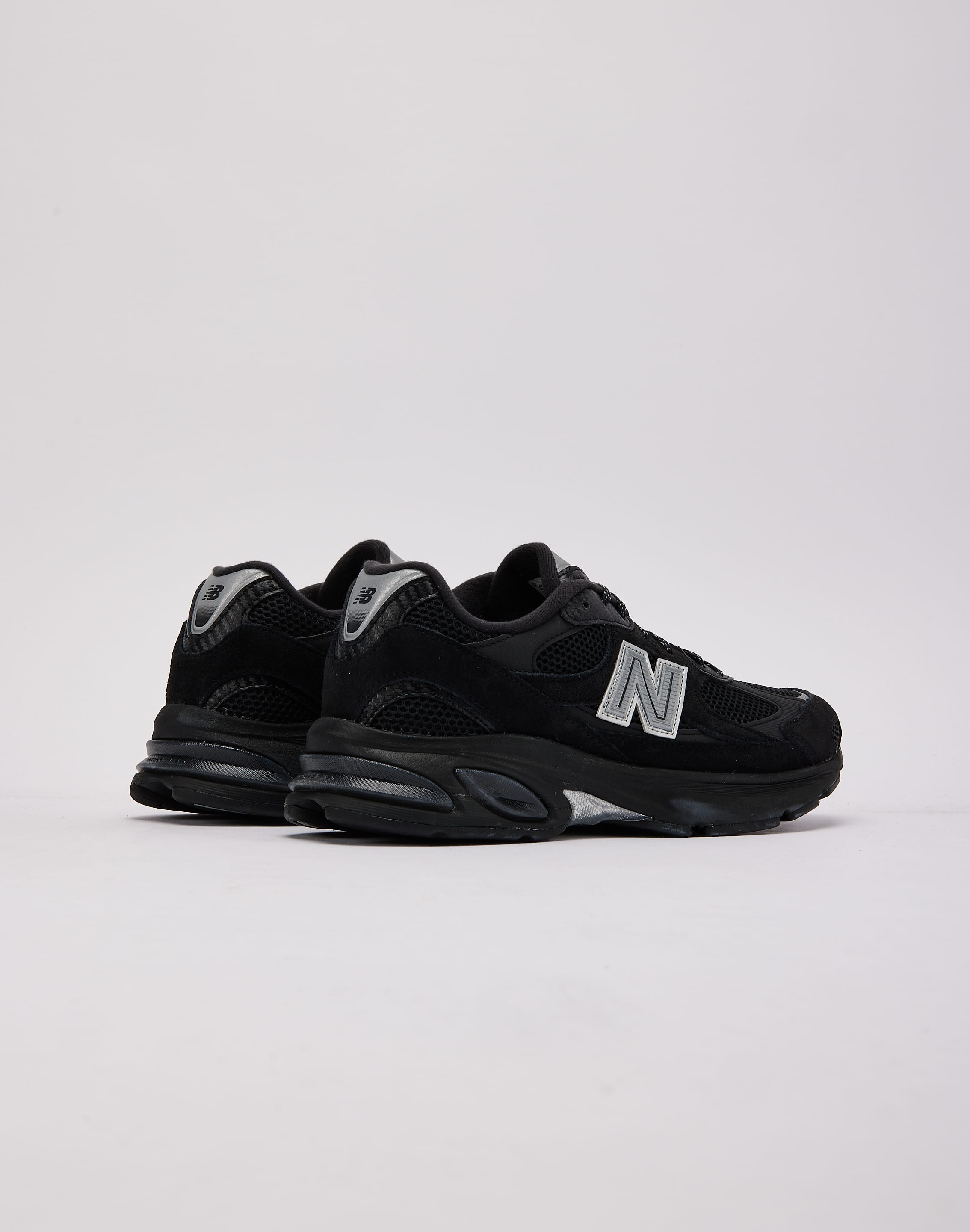 Photo of New Balance 2010 'Carbon'