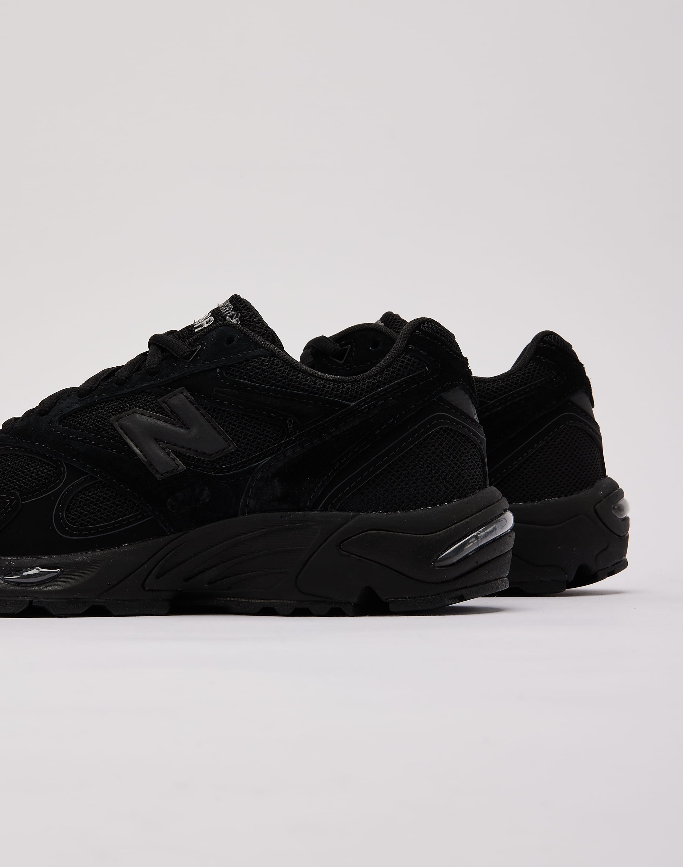 Photo of New Balance 880R Grade-School