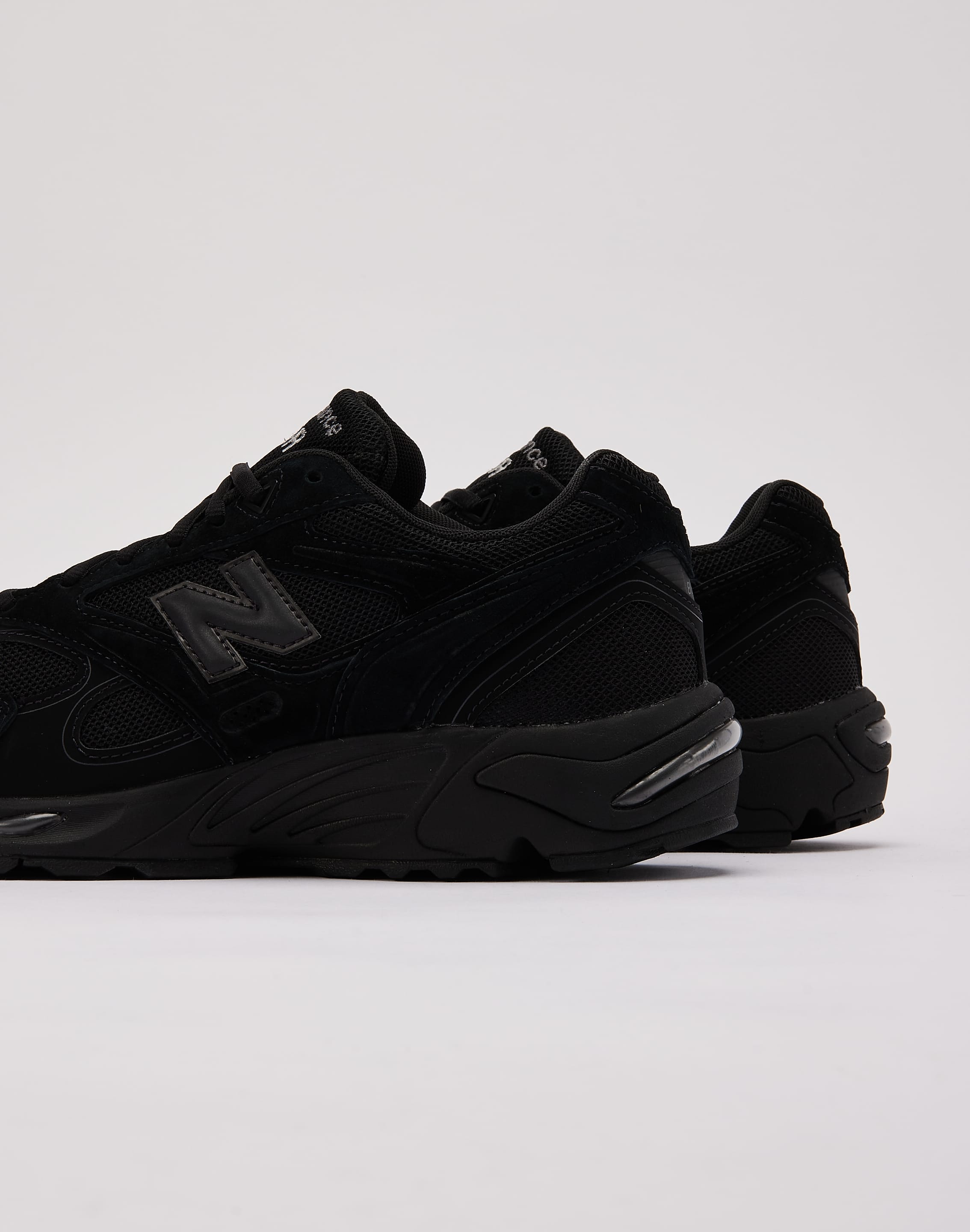 Photo of New Balance 880R