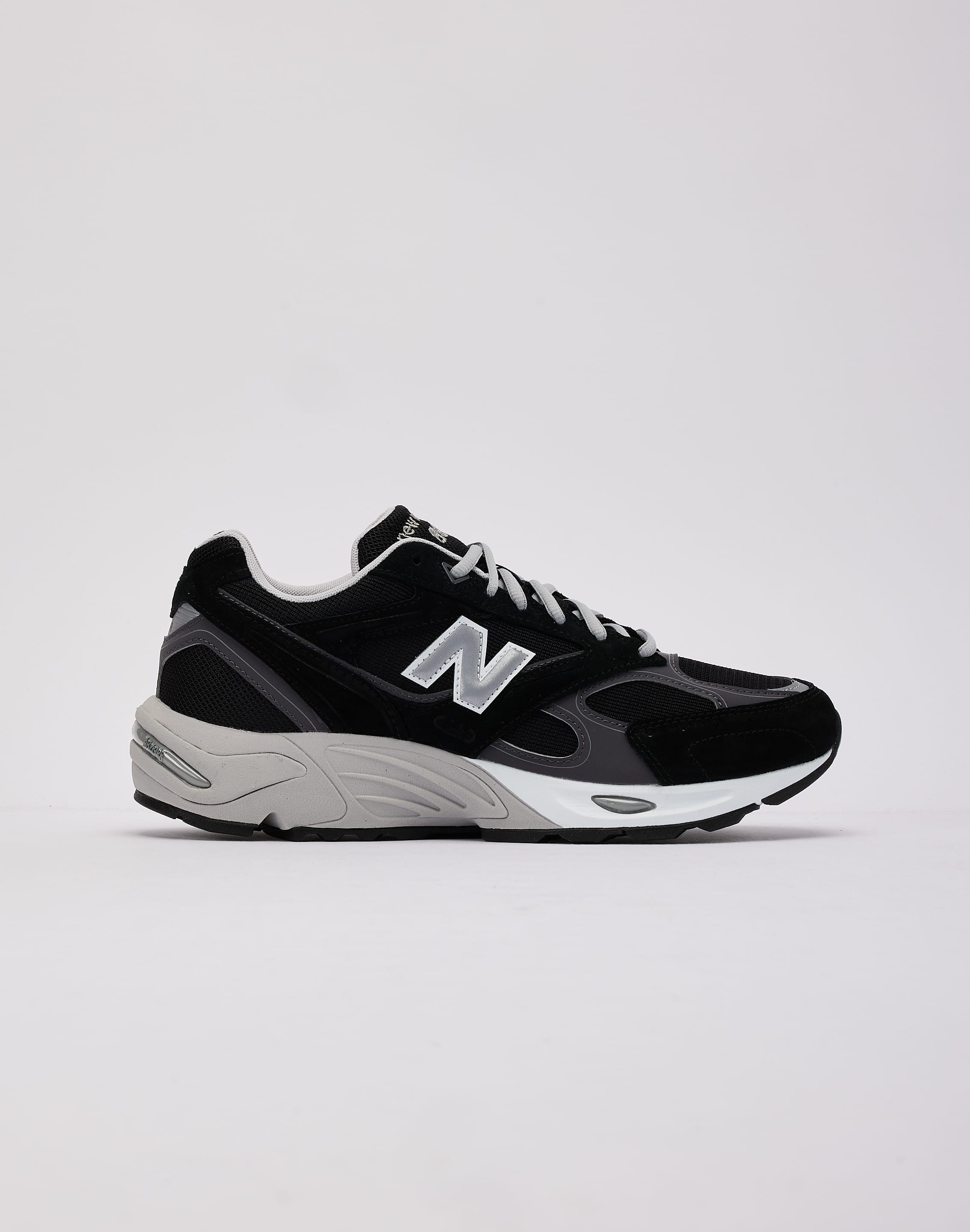 Photo of New Balance 880R Grade-School