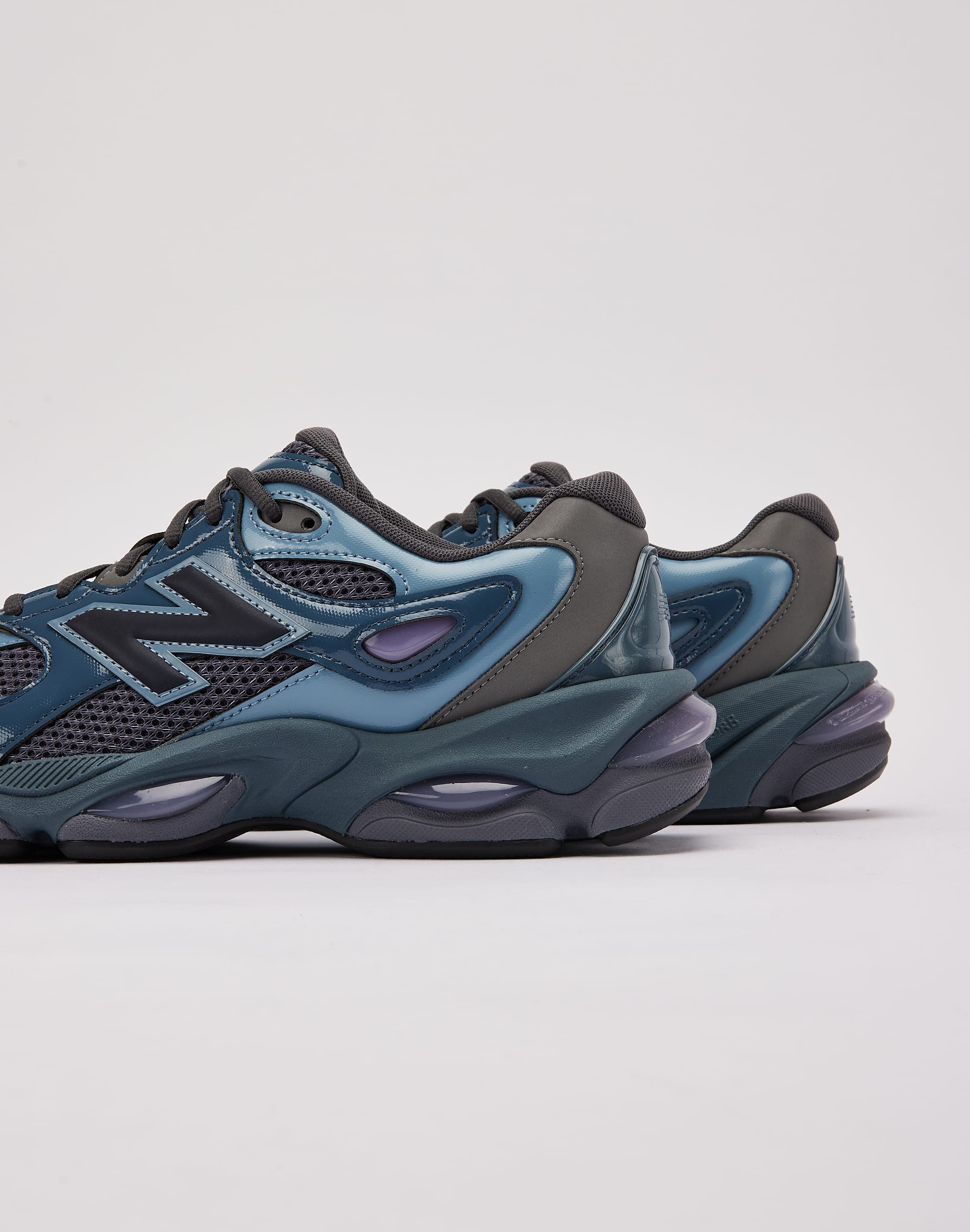 Photo of New Balance 983