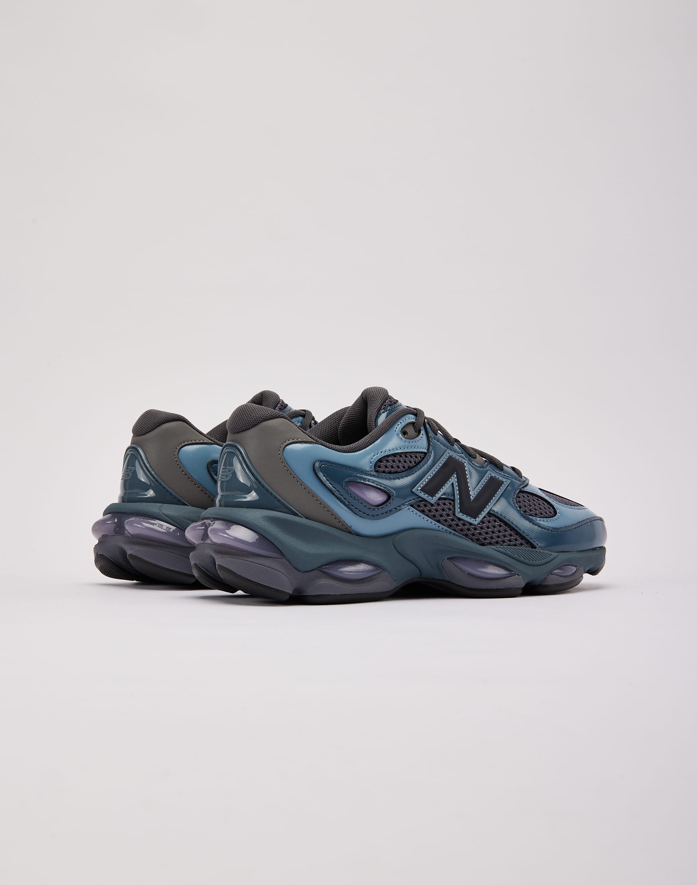 Photo of New Balance 983