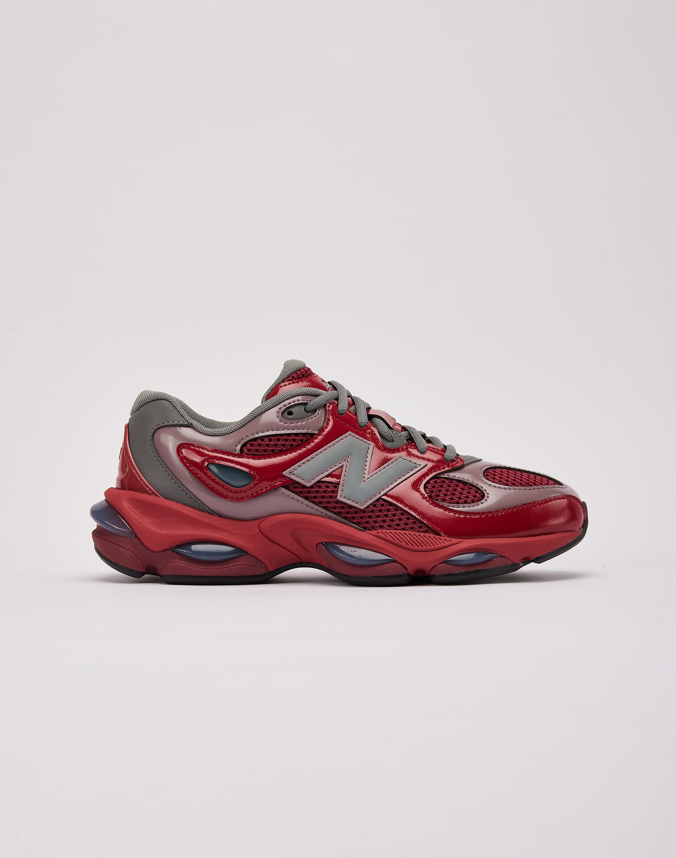 Photo of New Balance 983