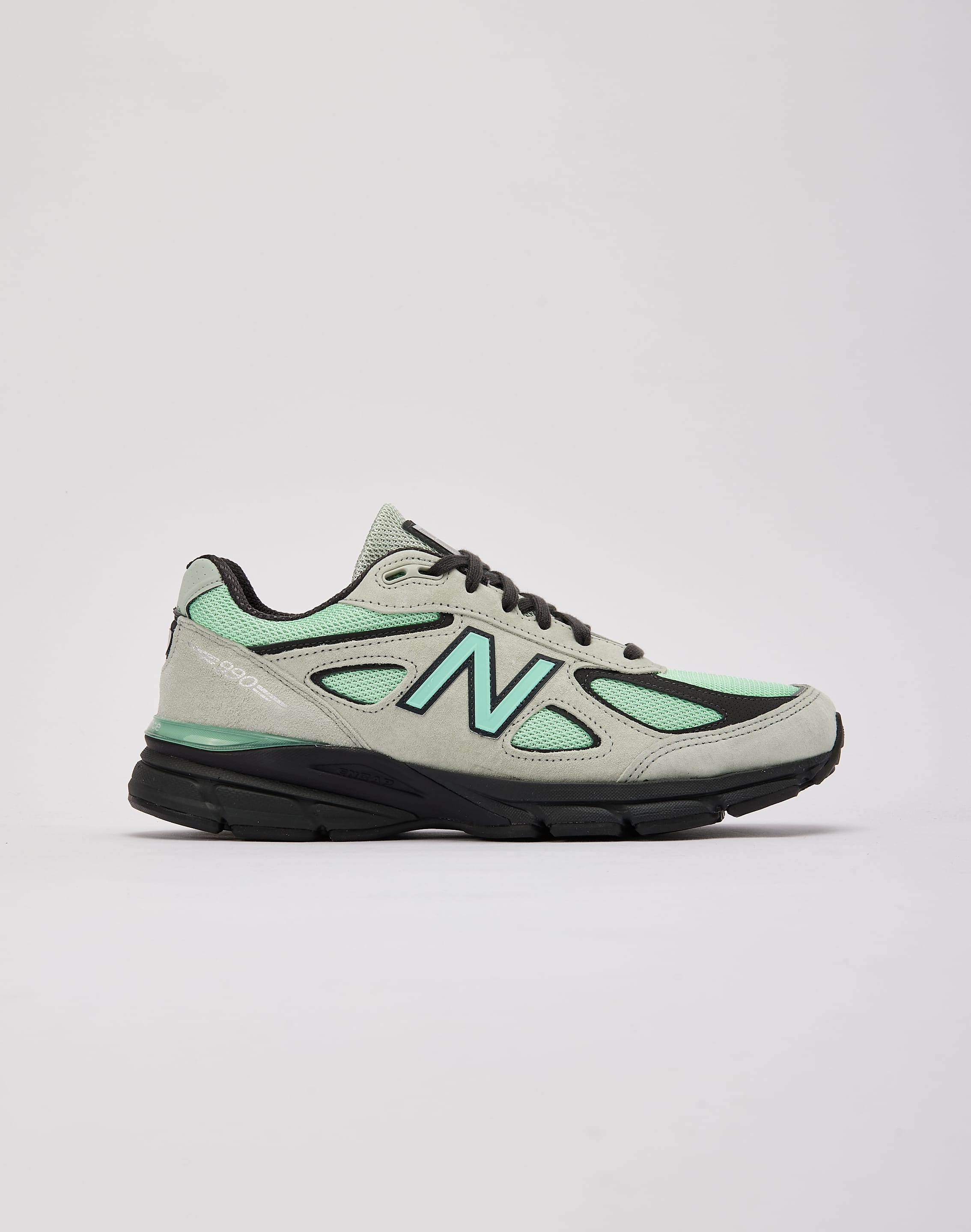 Photo of New Balance Made in USA 990v4