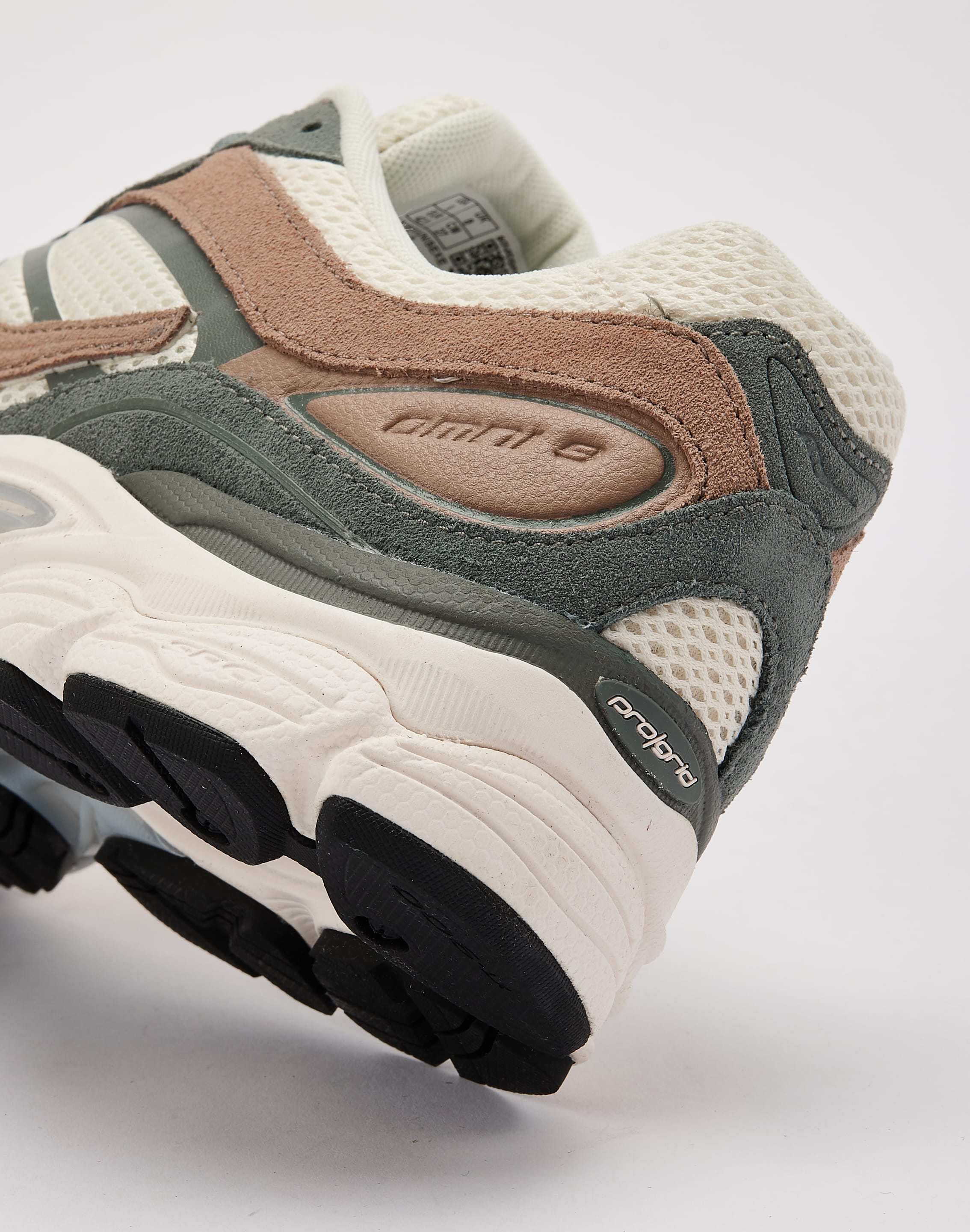 Photo of Saucony ProGrid Omni 9