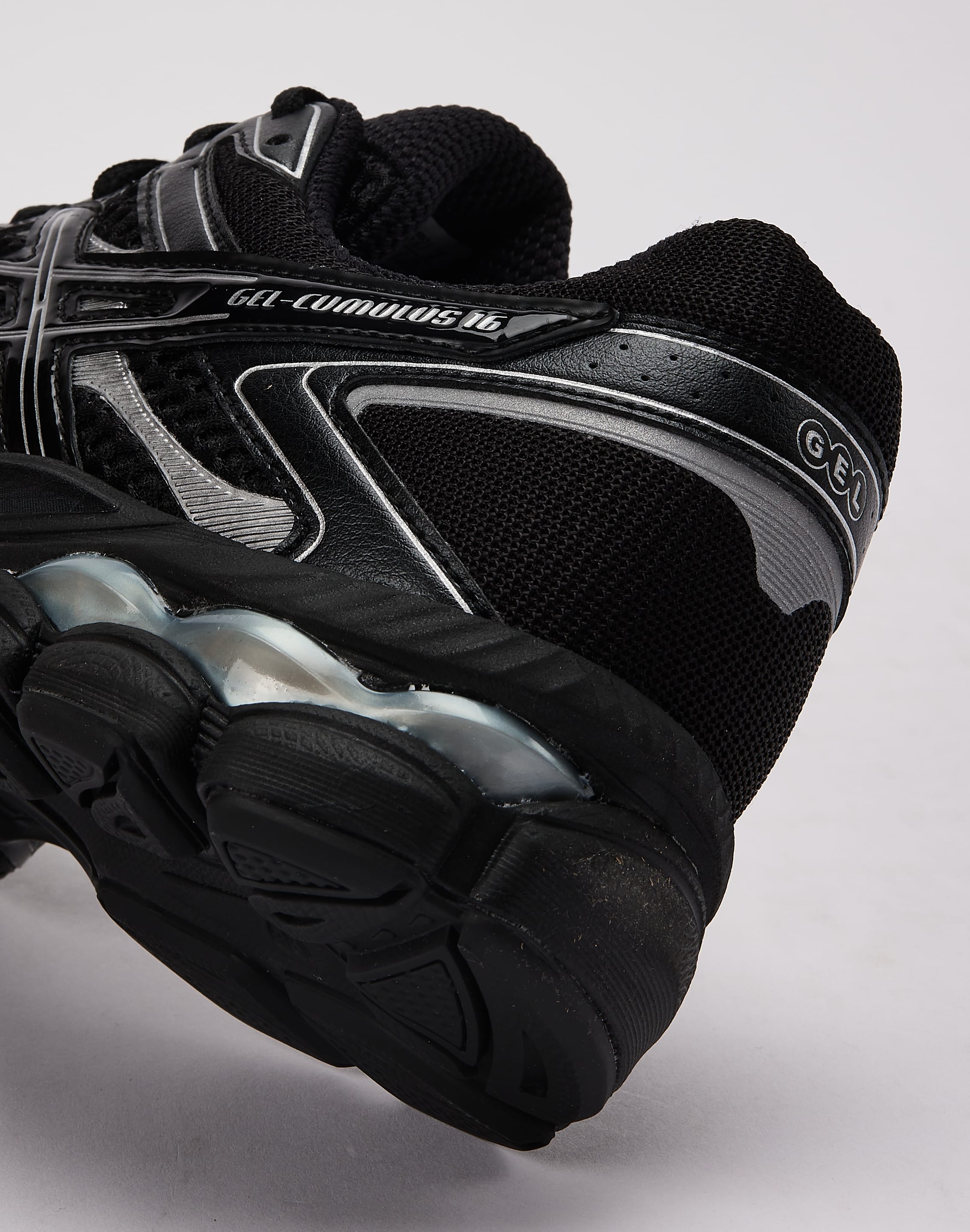 Photo of Asics GEL-CUMULUS 16