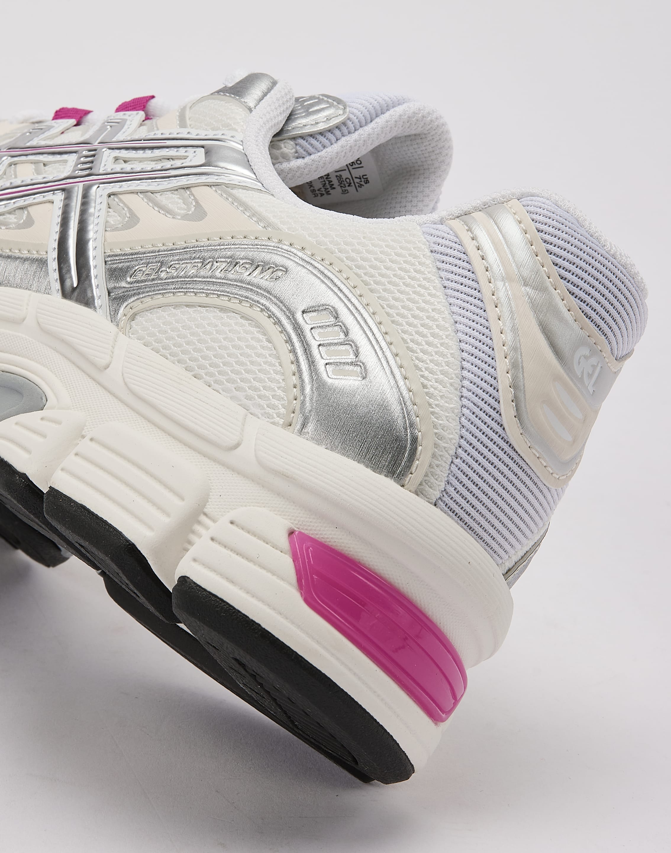 Photo of Asics GEL-STRATUS MC