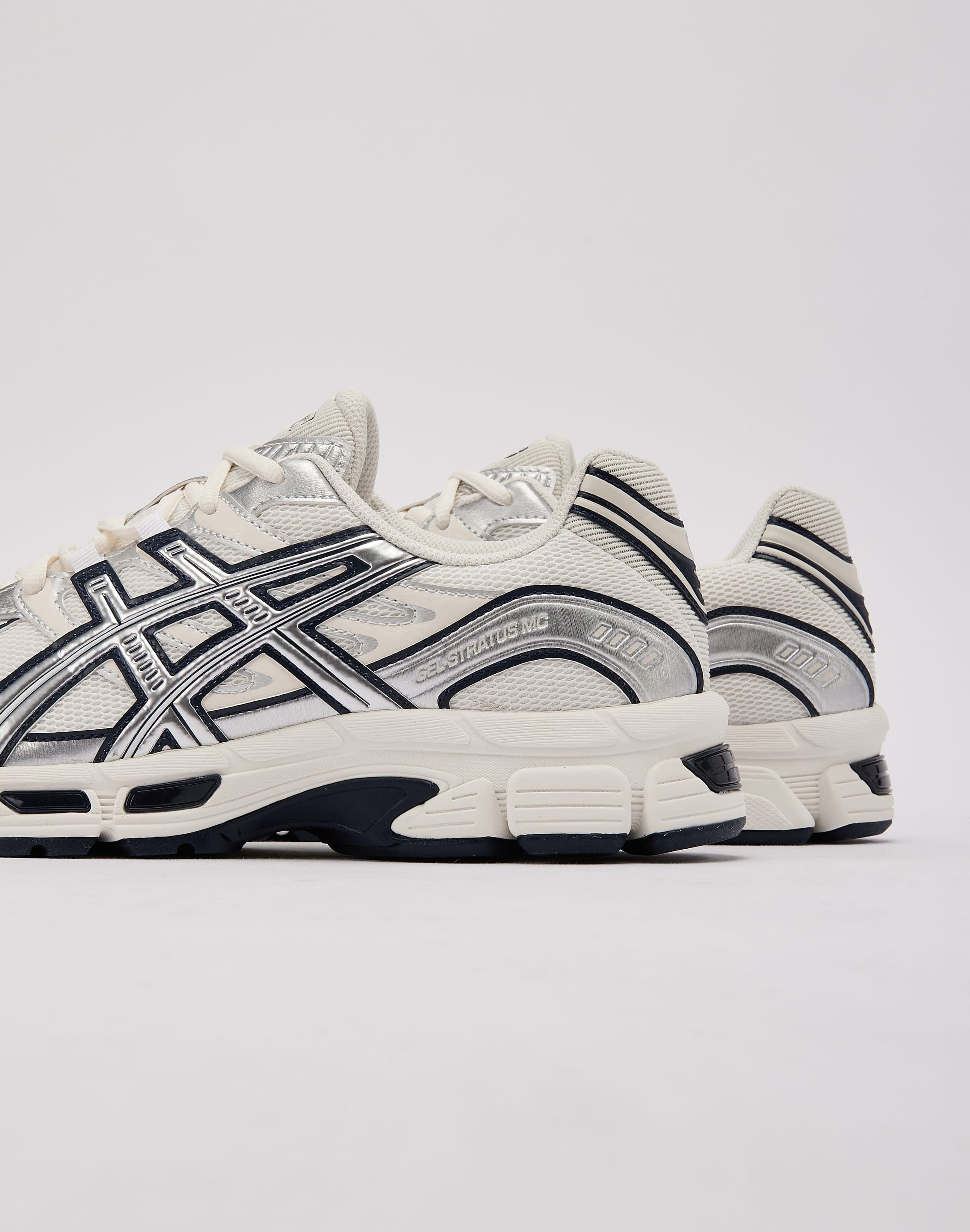 Photo of Asics GEL-STRATUS MC